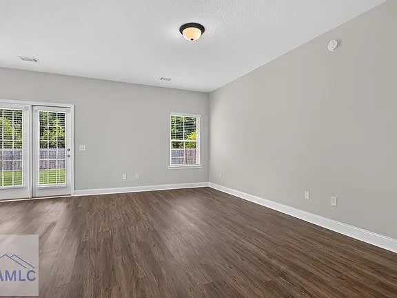 589 Meloney Drive – photo 5