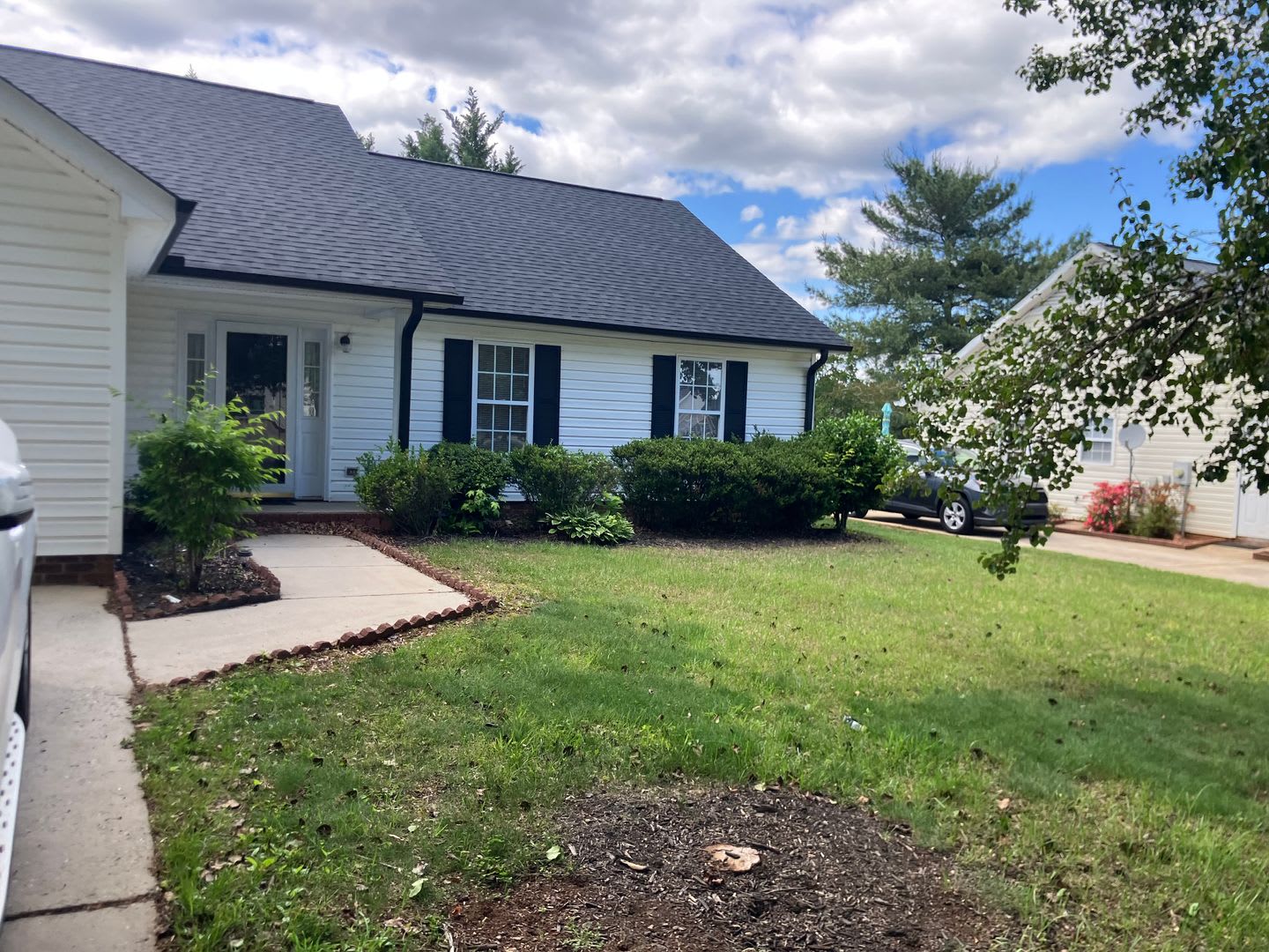 Renovated 3 bedroom – photo 2