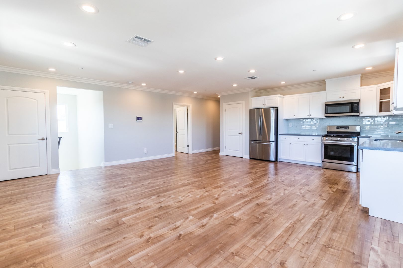 1737 S Longwood Ave – photo 4