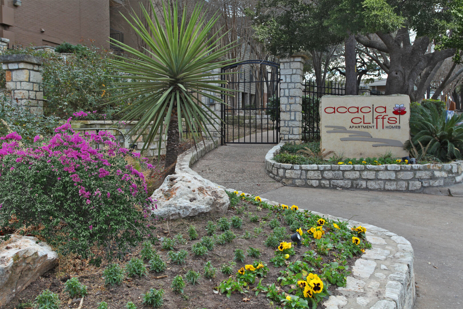 Acacia Cliffs – photo 1