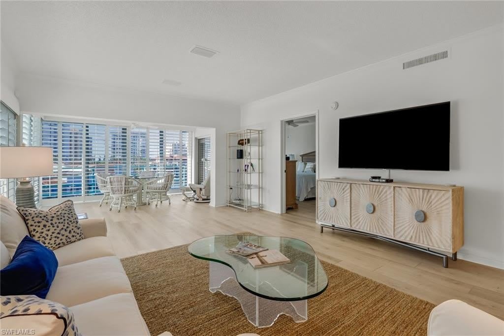 205 Park Shore Dr – photo 2