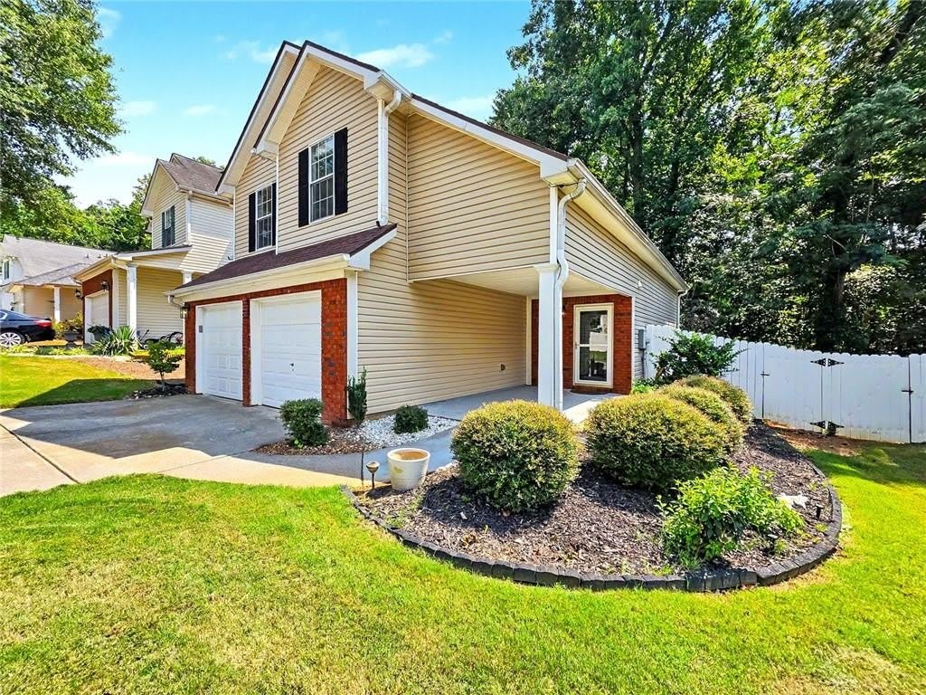 3235 Liberty Commons Drive NW – photo 2