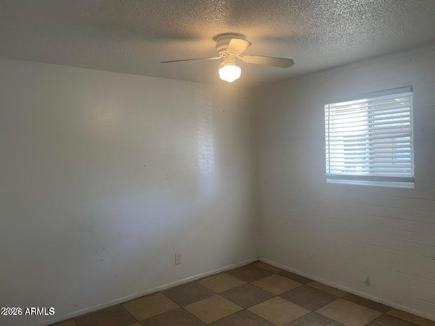 2633 W Belmont Avenue – photo 3