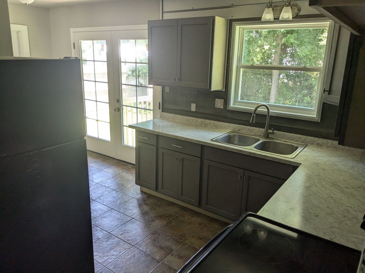 Remodeled 3/1 with Fenced Yard and Laundry Room – photo 4
