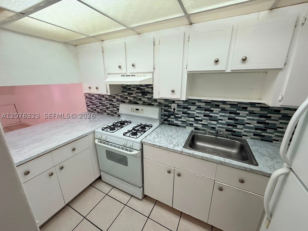 1300 W 47th Pl – photo 2