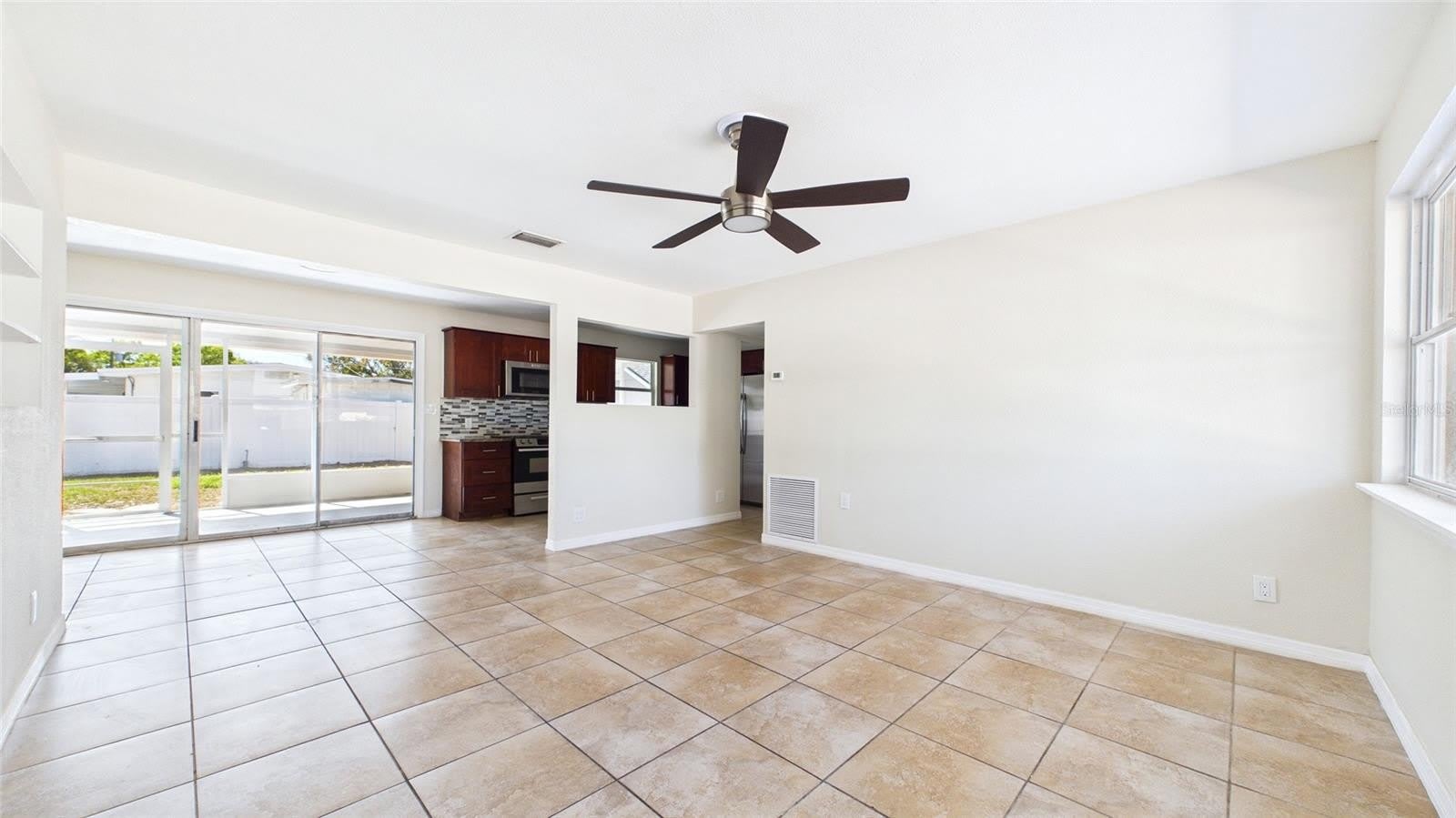 4418 W FAIRVIEW Heights – photo 4