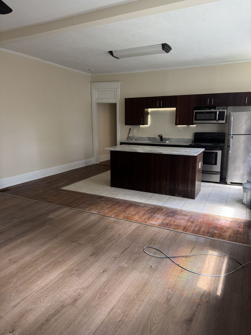 2422 Barton Ave – photo 2