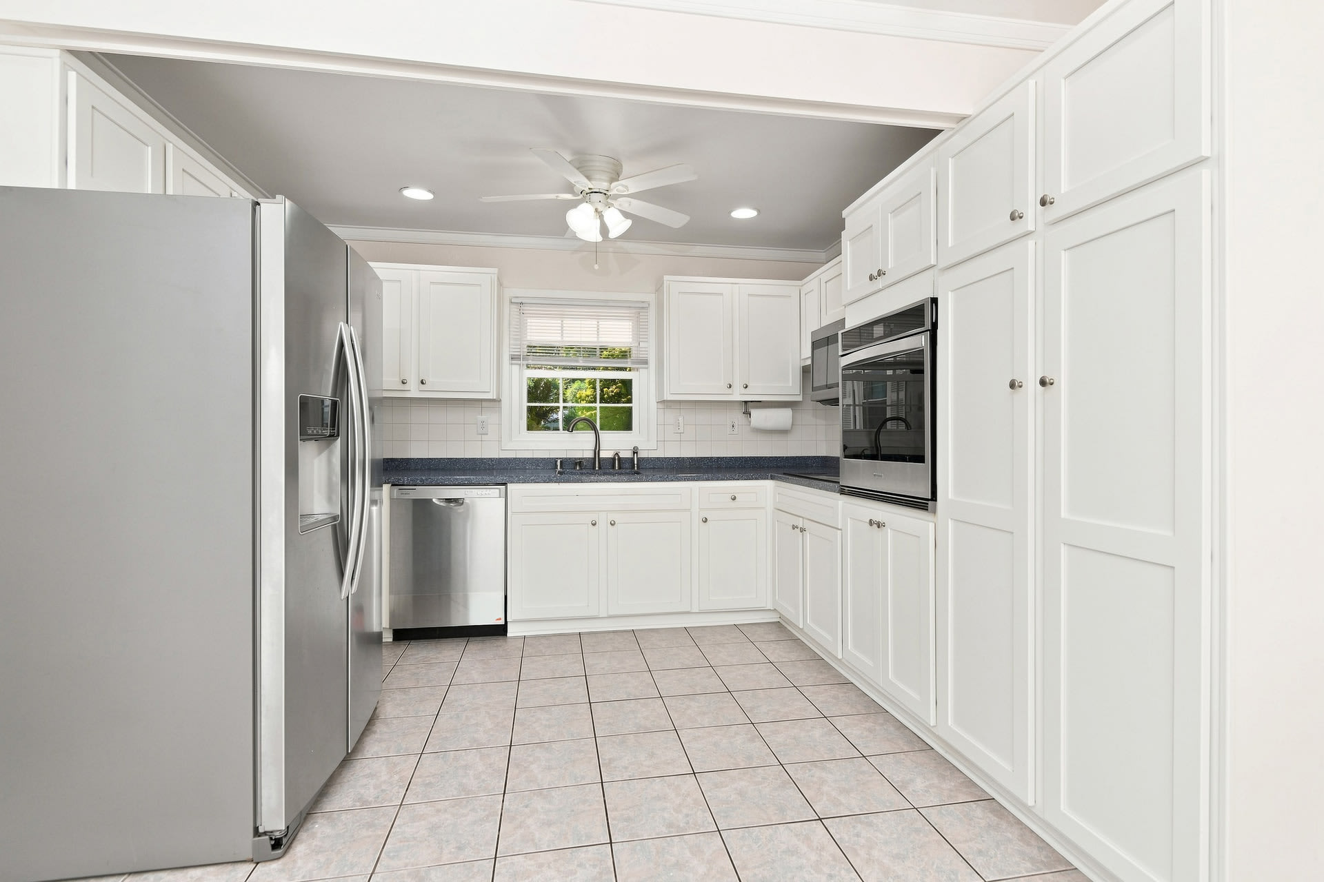 12823 Holiday Lane – photo 5