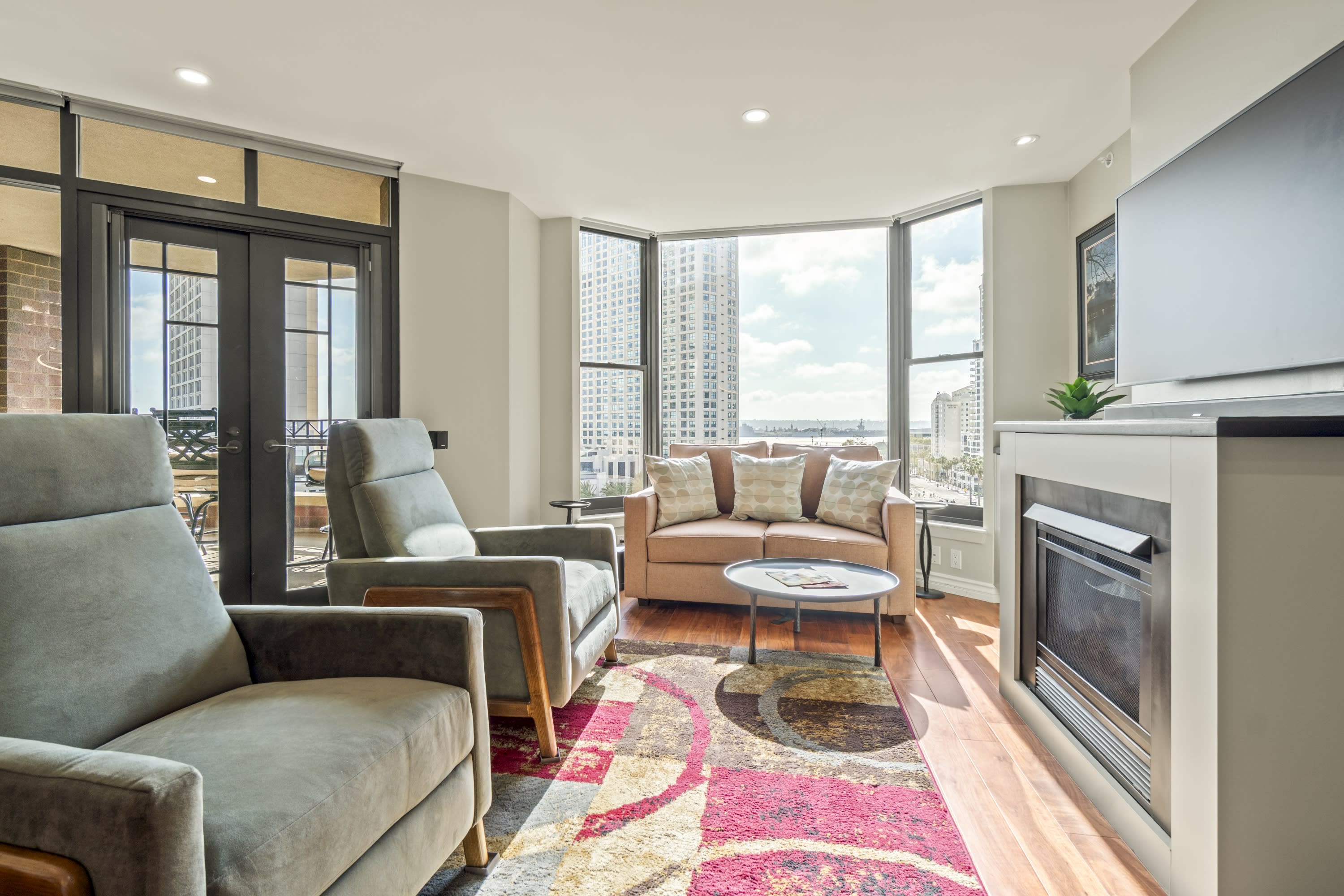 500 West Harbor Drive – photo 1