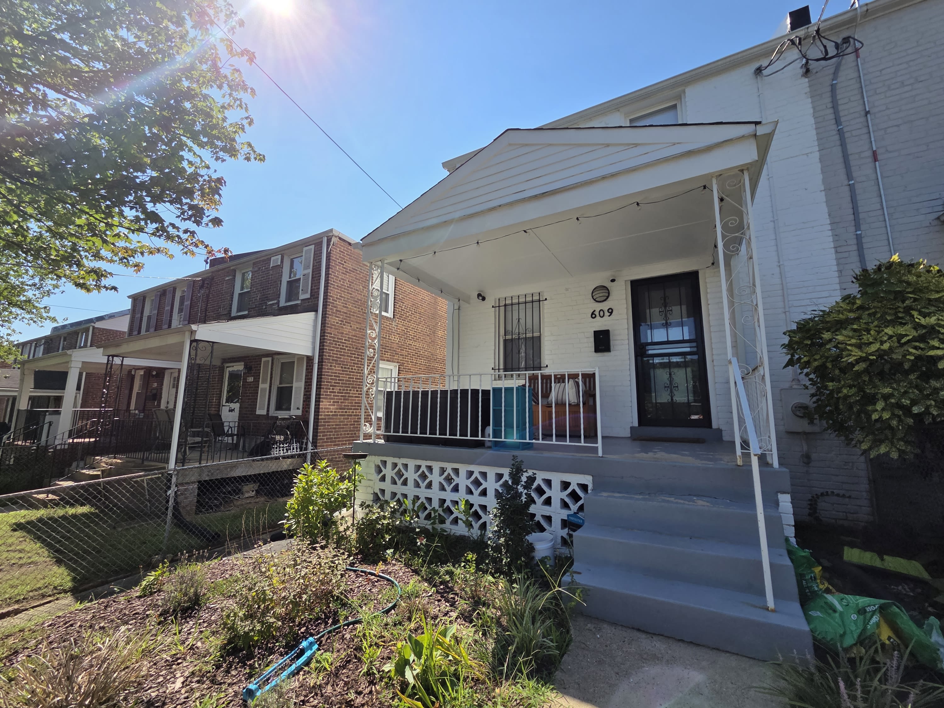 609 Farragut Place Northeast – photo 3