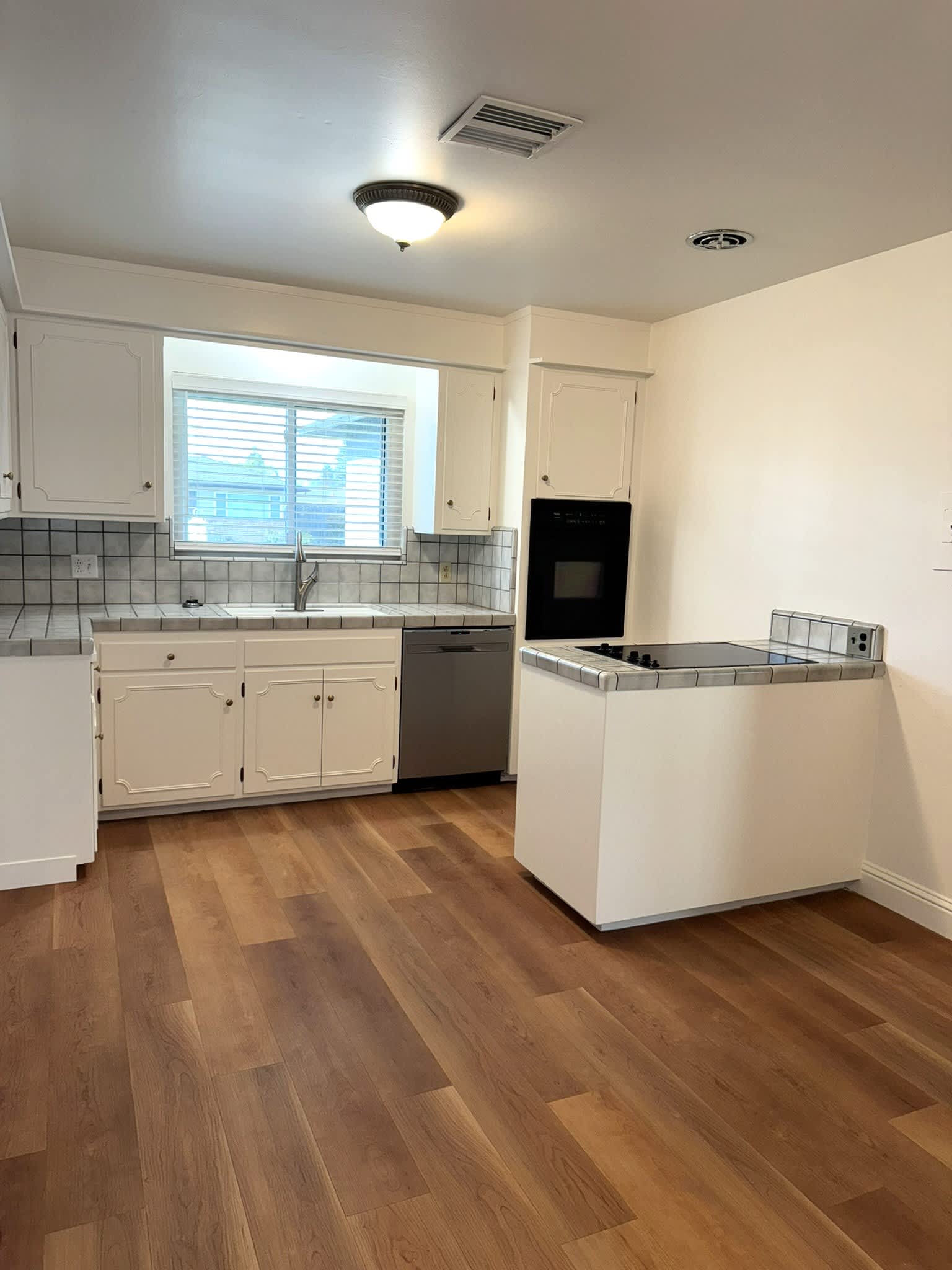 33 Russell Avenue – photo 3