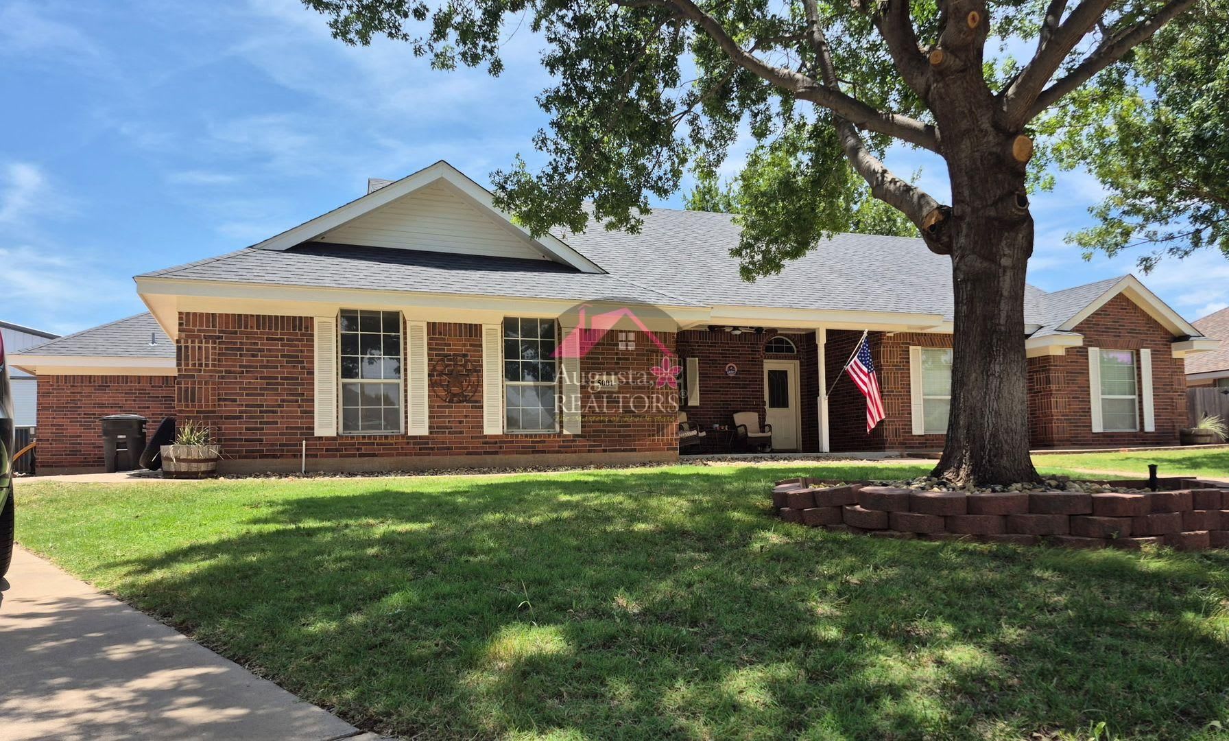 Spacious 4 Bedroom Home – photo 1