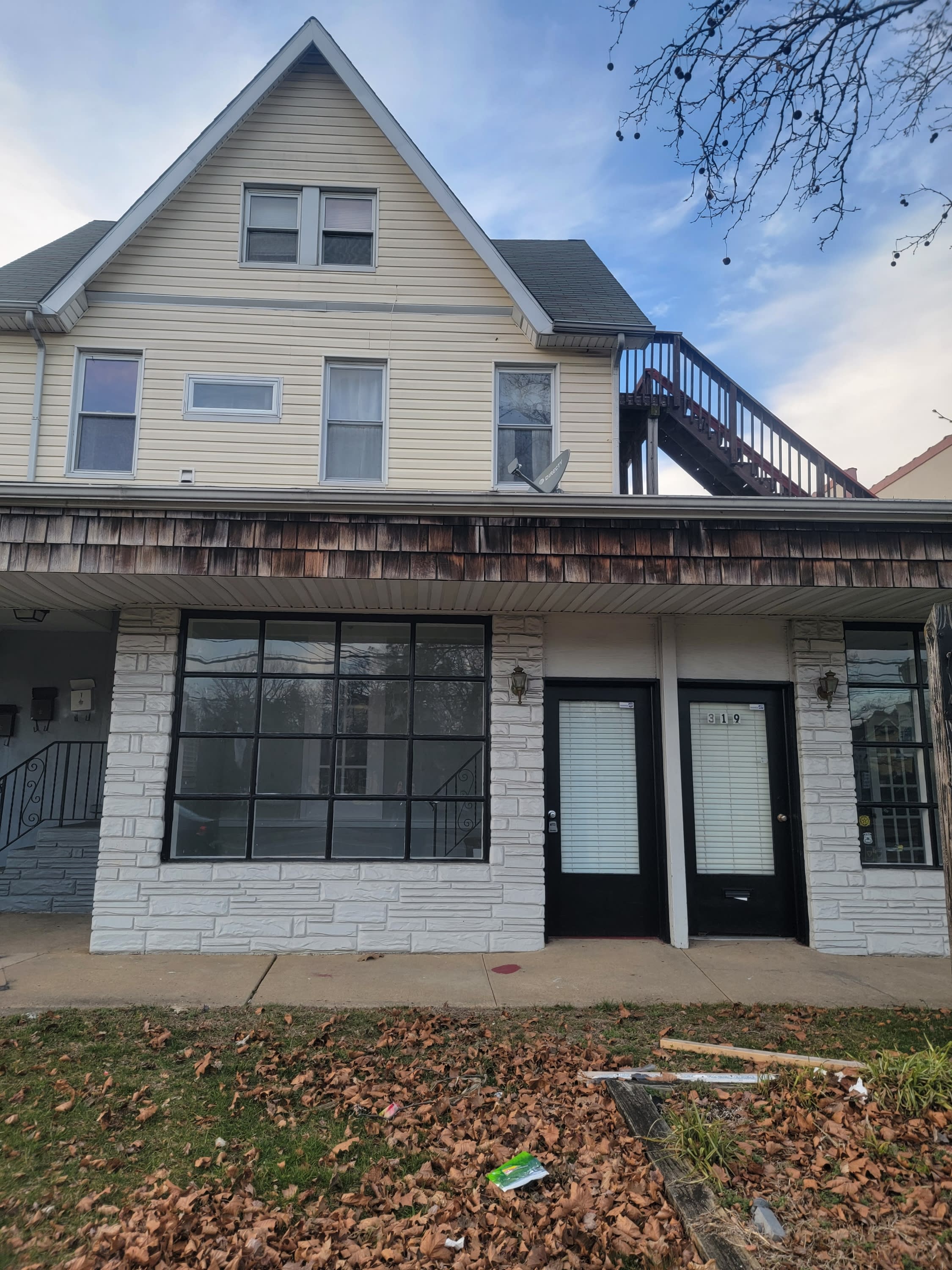 317 East Broad Street Store Front – photo 1