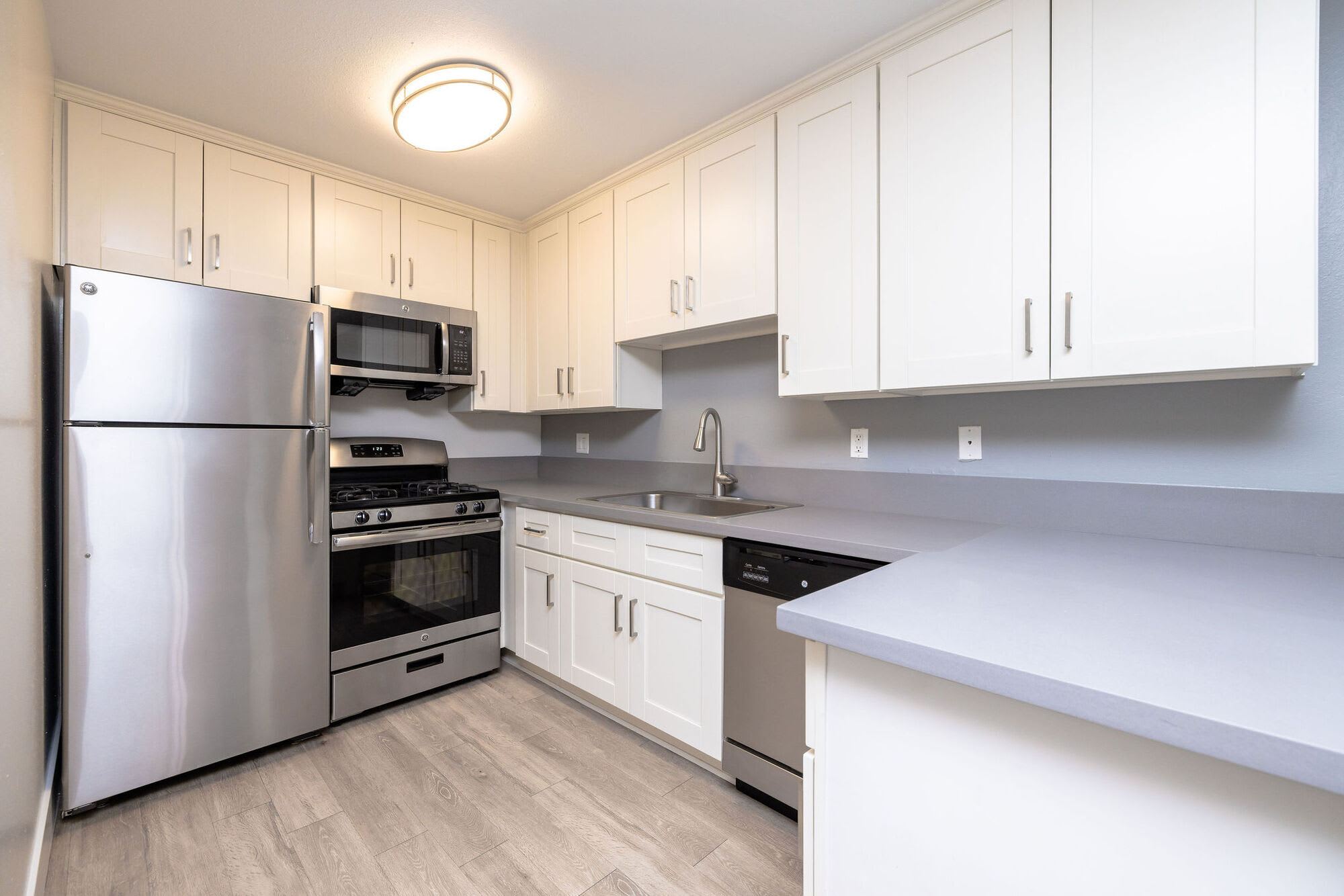 Placita Park Apartments – photo 2
