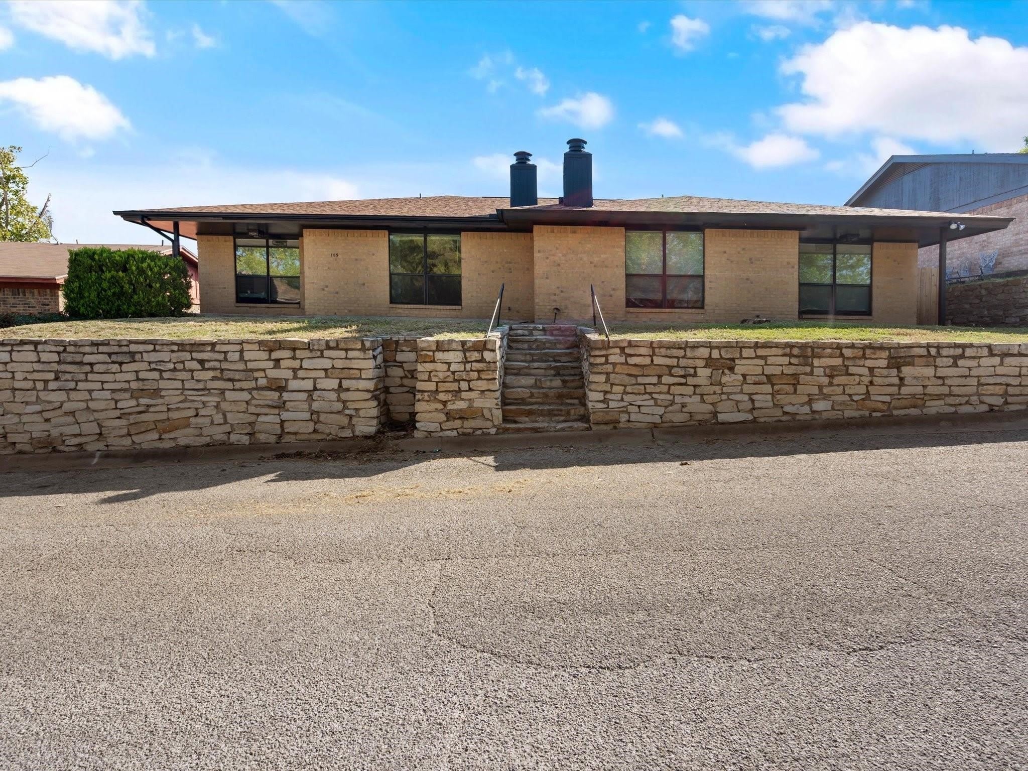1117 S Rusk Street – photo 2