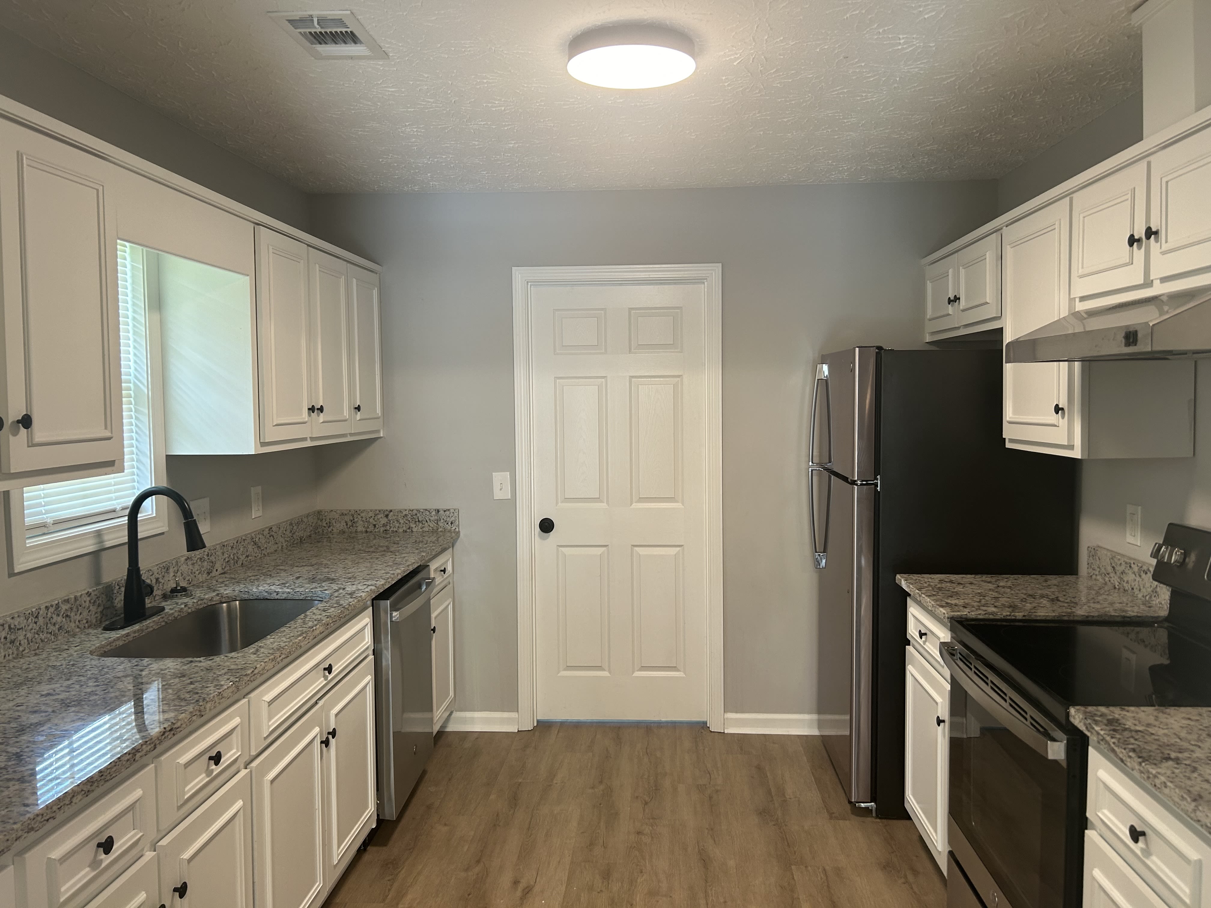 7001 Hunter Hill Ct – photo 3