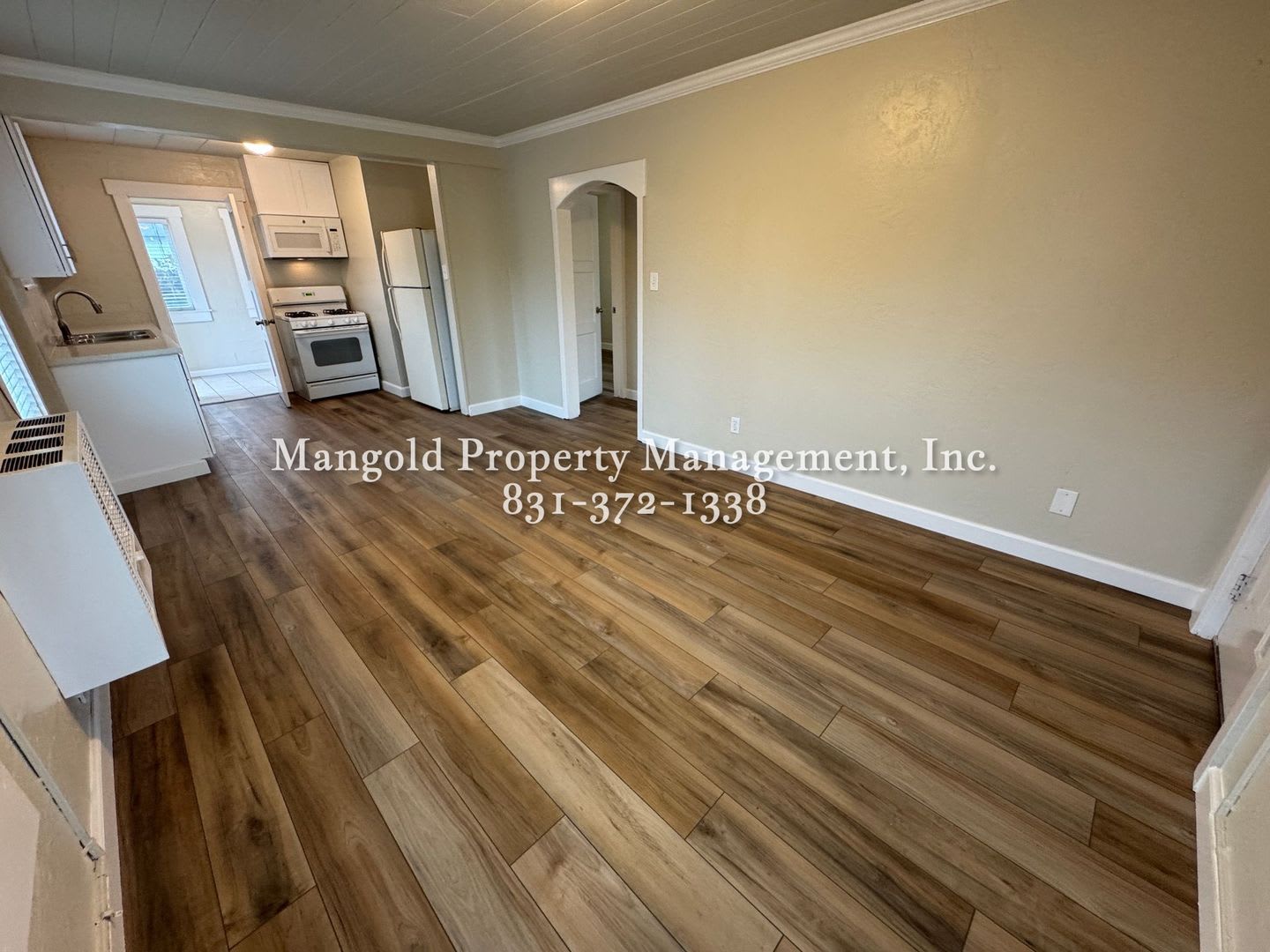 2 Bed 1 Bath Home With Large Fenced Yard – photo 4