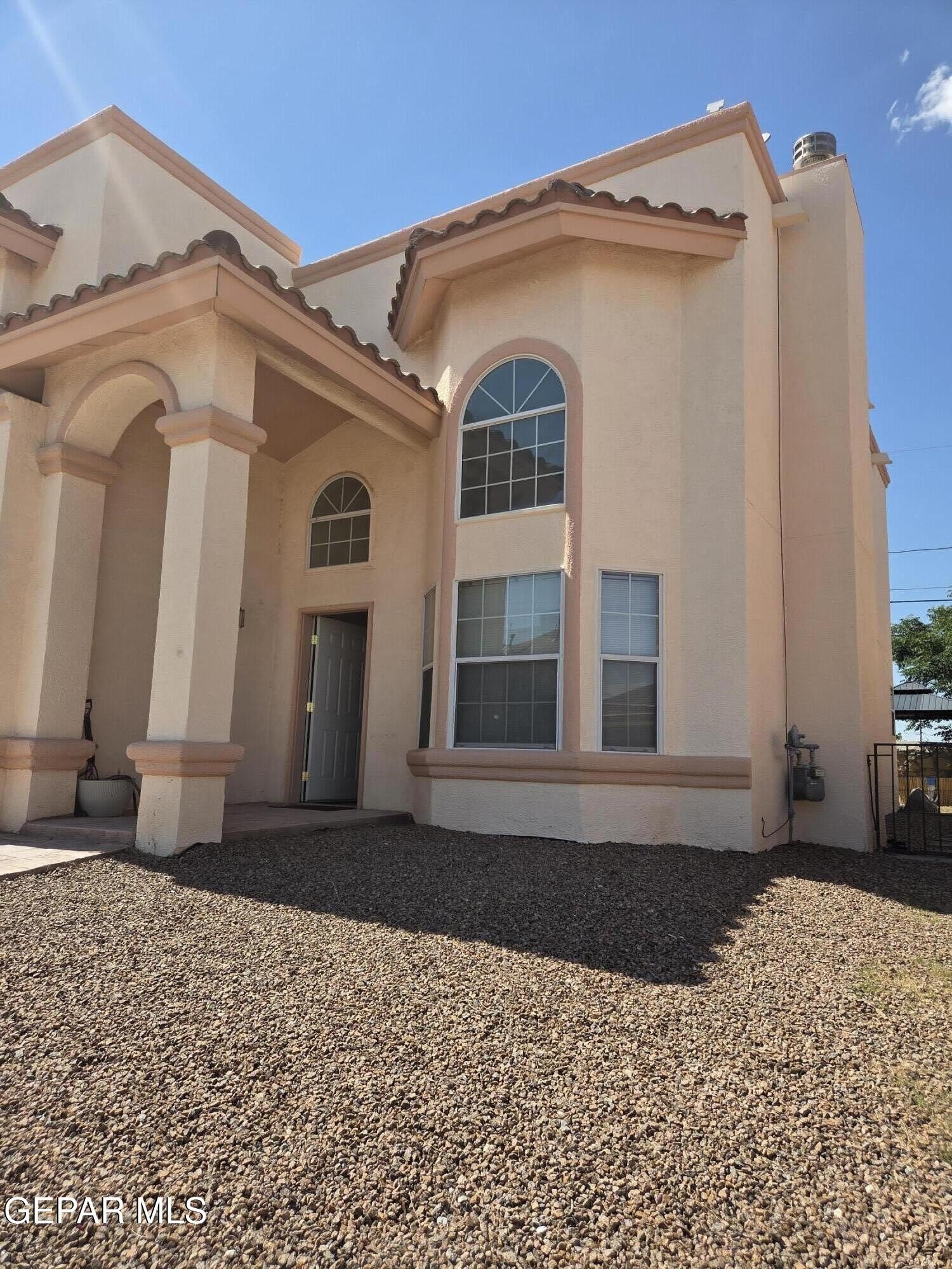 3717 NE HUBBLE Drive – photo 2