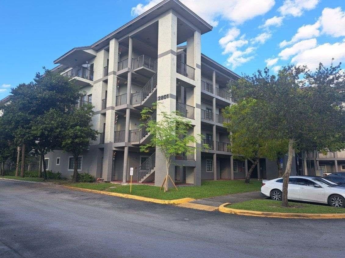2801 RIVERSIDE Drive – photo 1
