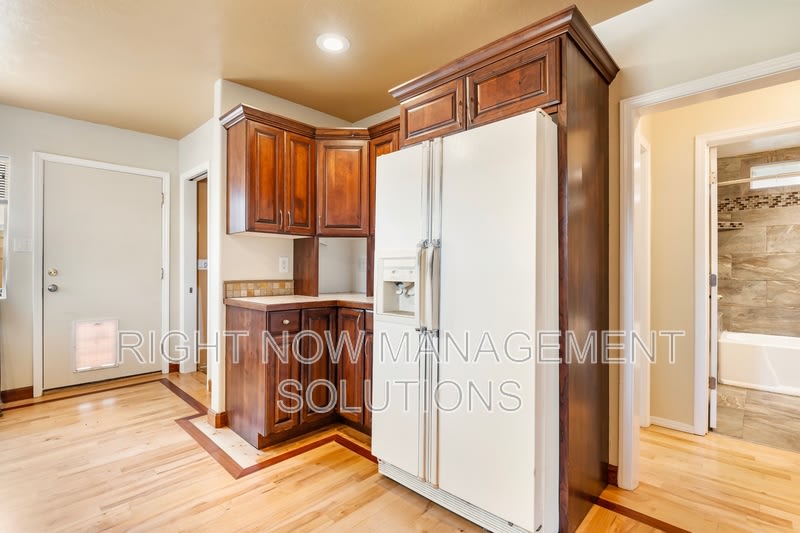 2903 West Madison Avenue – photo 4