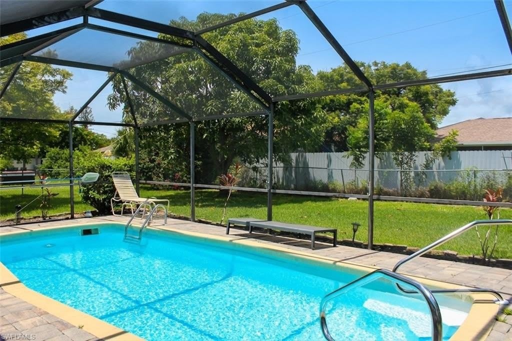 1025 Ne Van Loon Ln – photo 2