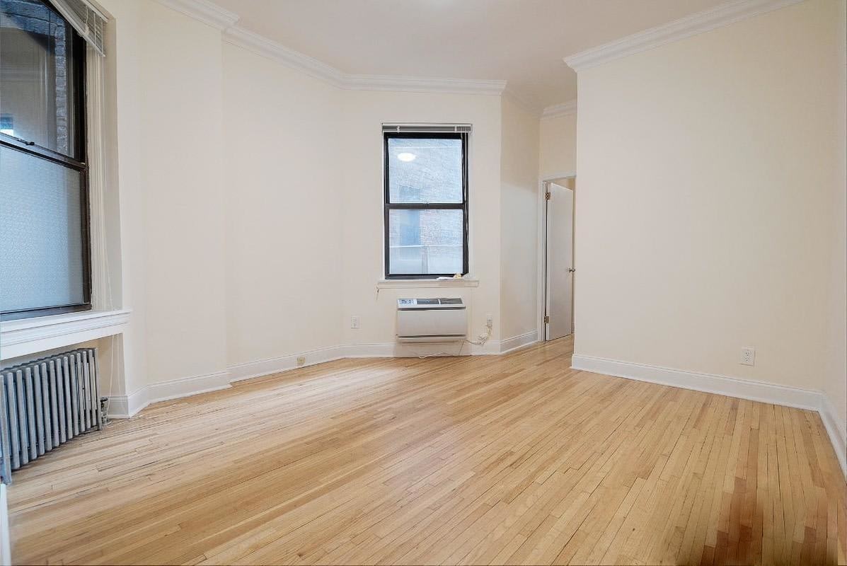 210 East 83rd Street – photo 1