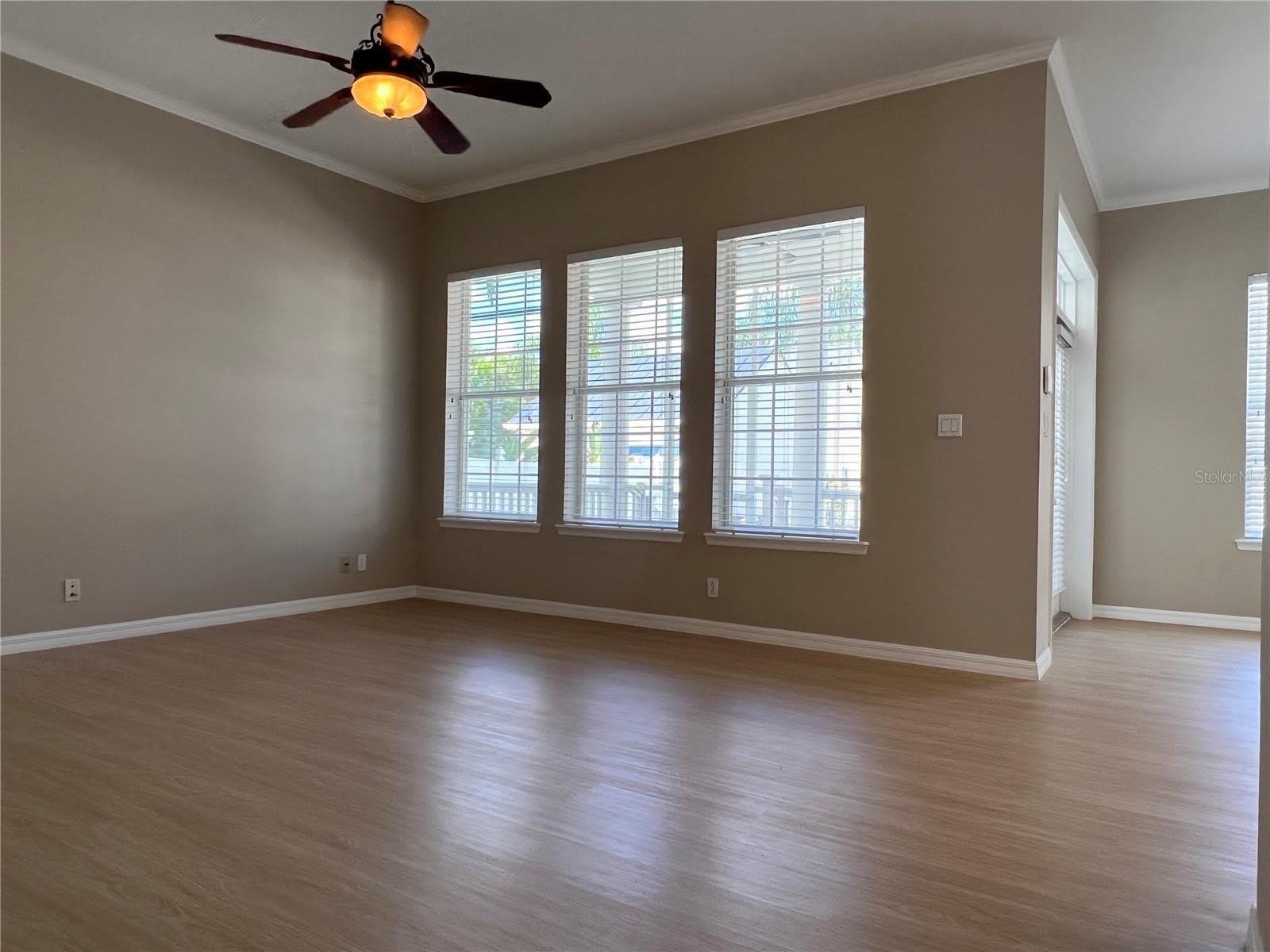502 GREENBRIER Avenue – photo 5
