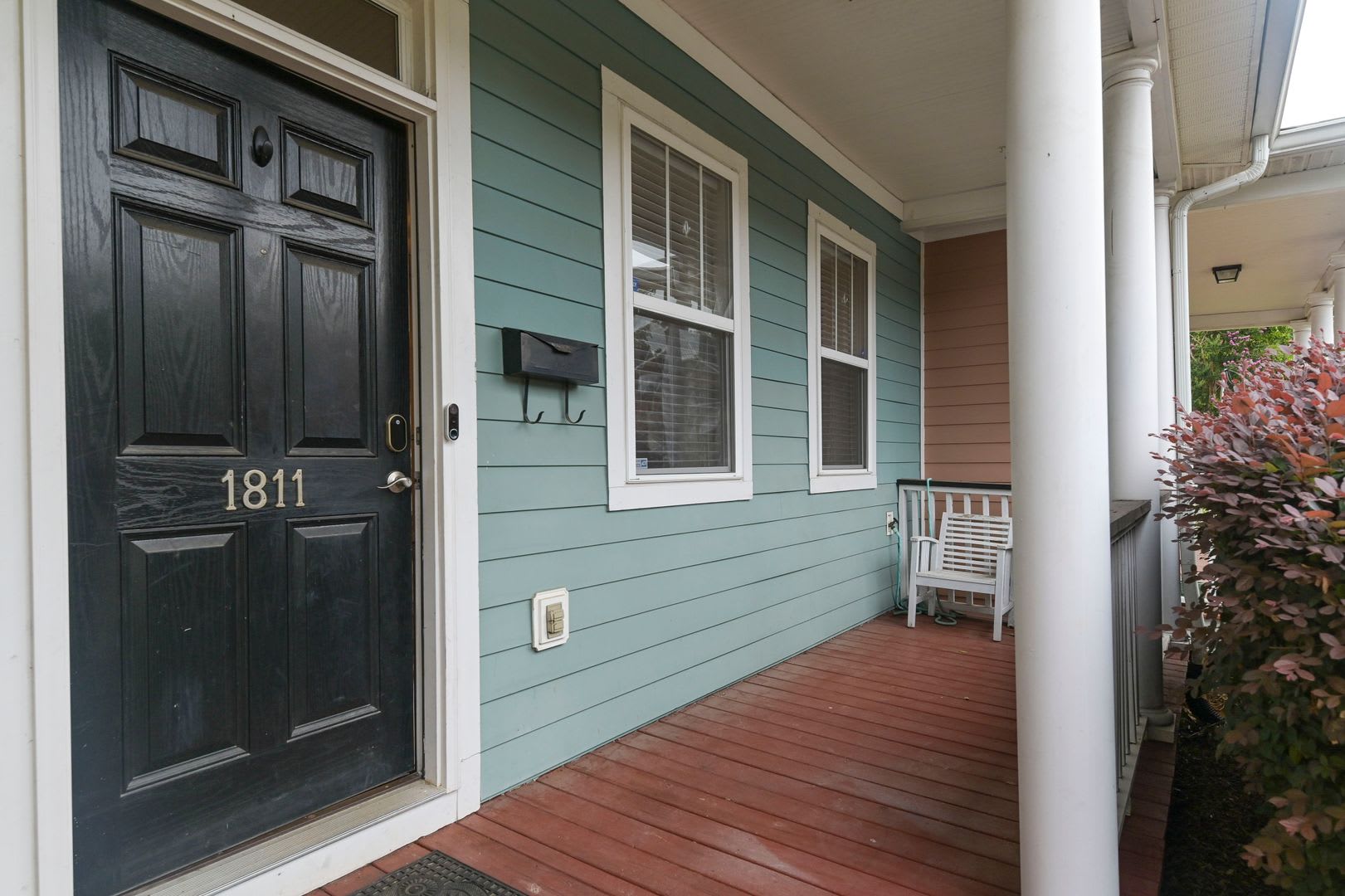 3 bedoom, 2 bath home w/ 2 car garage close to USC! – photo 3