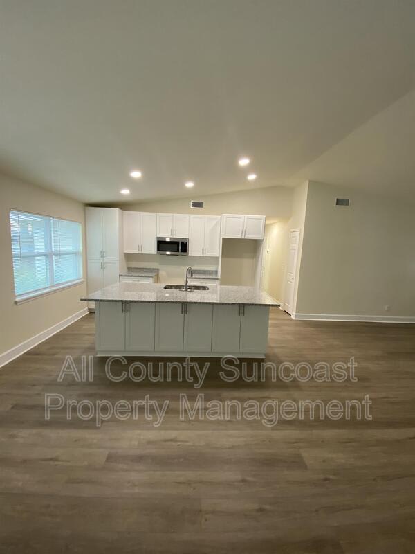 768 16th St – photo 2