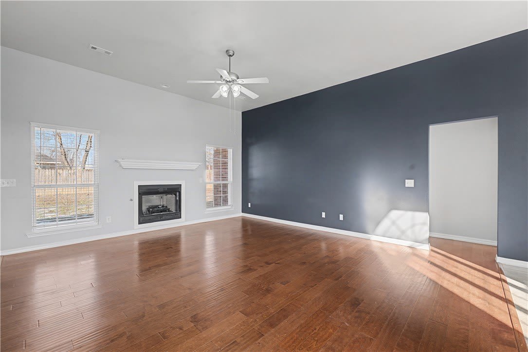 585 Lynn Drive – photo 4