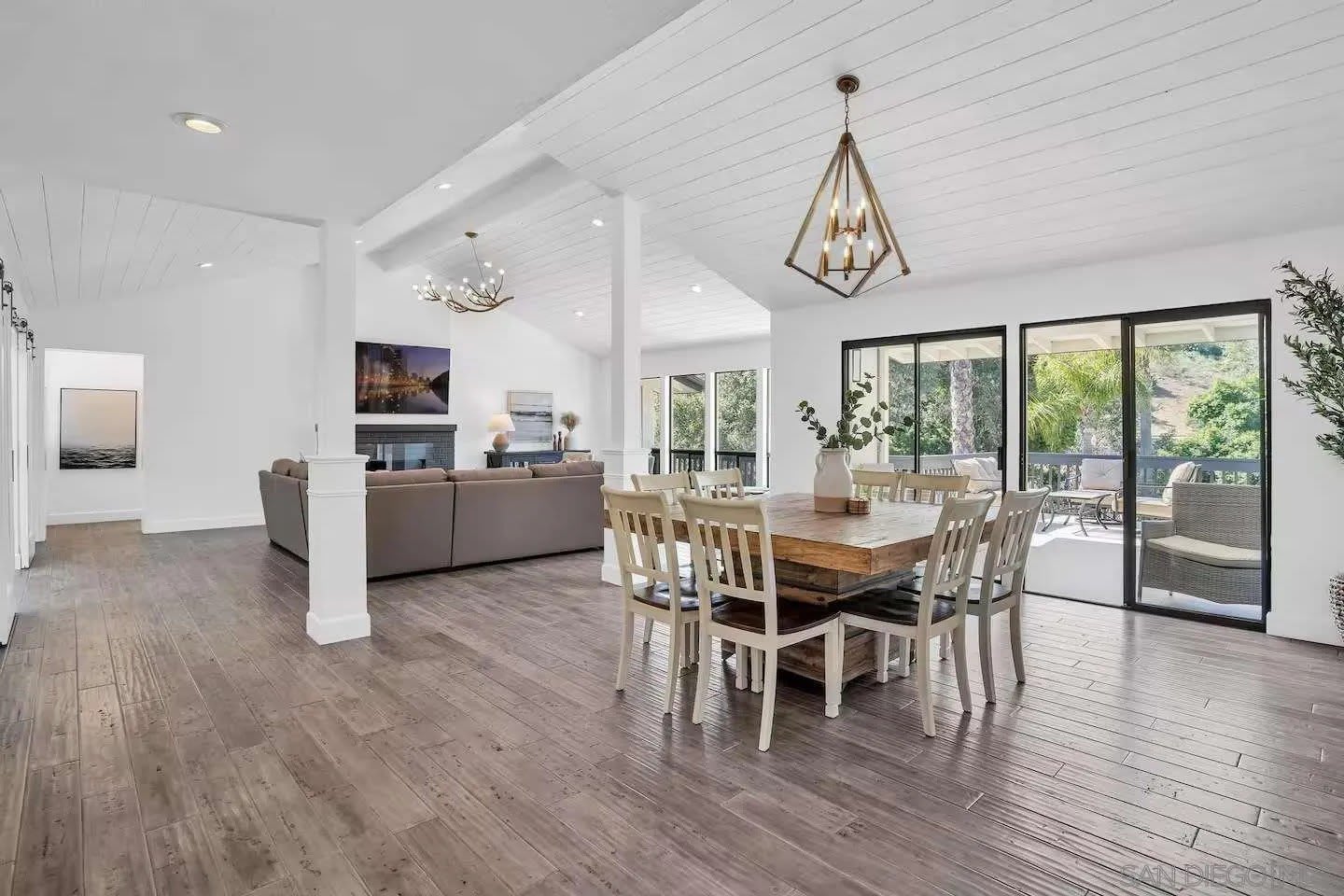 3550 Laketree Dr – photo 5