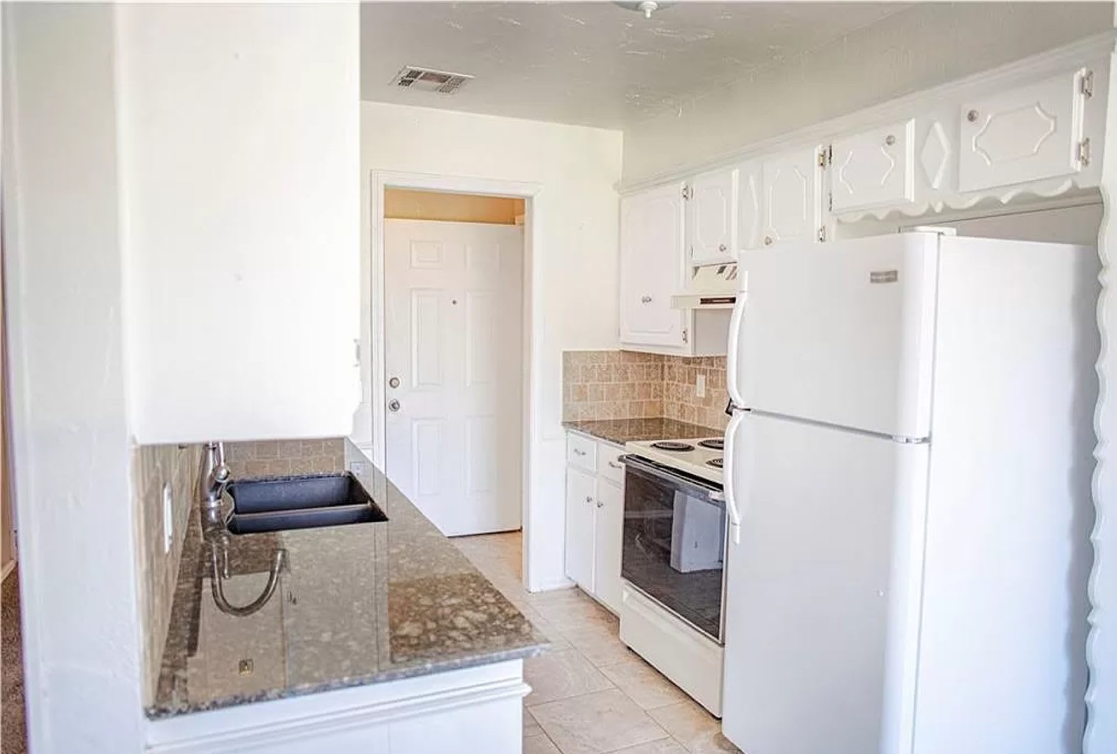 Charming 3-Bedroom / 2-Bathroom Home Next to Ray Trent Park! – photo 5