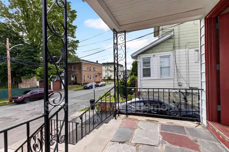 49 Welland Avenue – photo 5