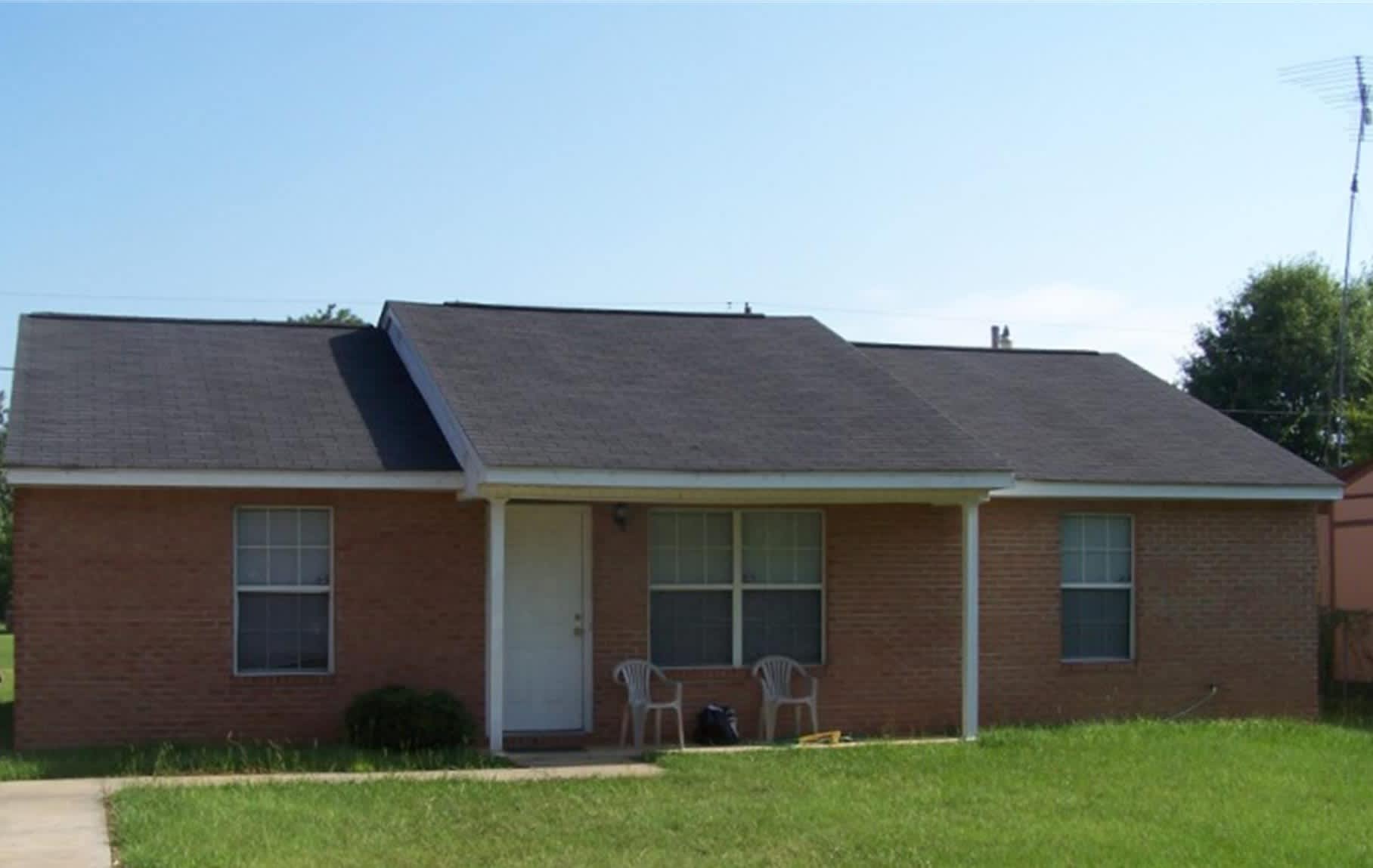 1004 Exeter Dr – photo 1