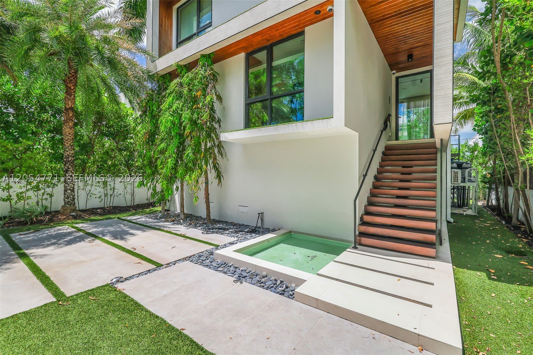 288 Palm Ave – photo 3