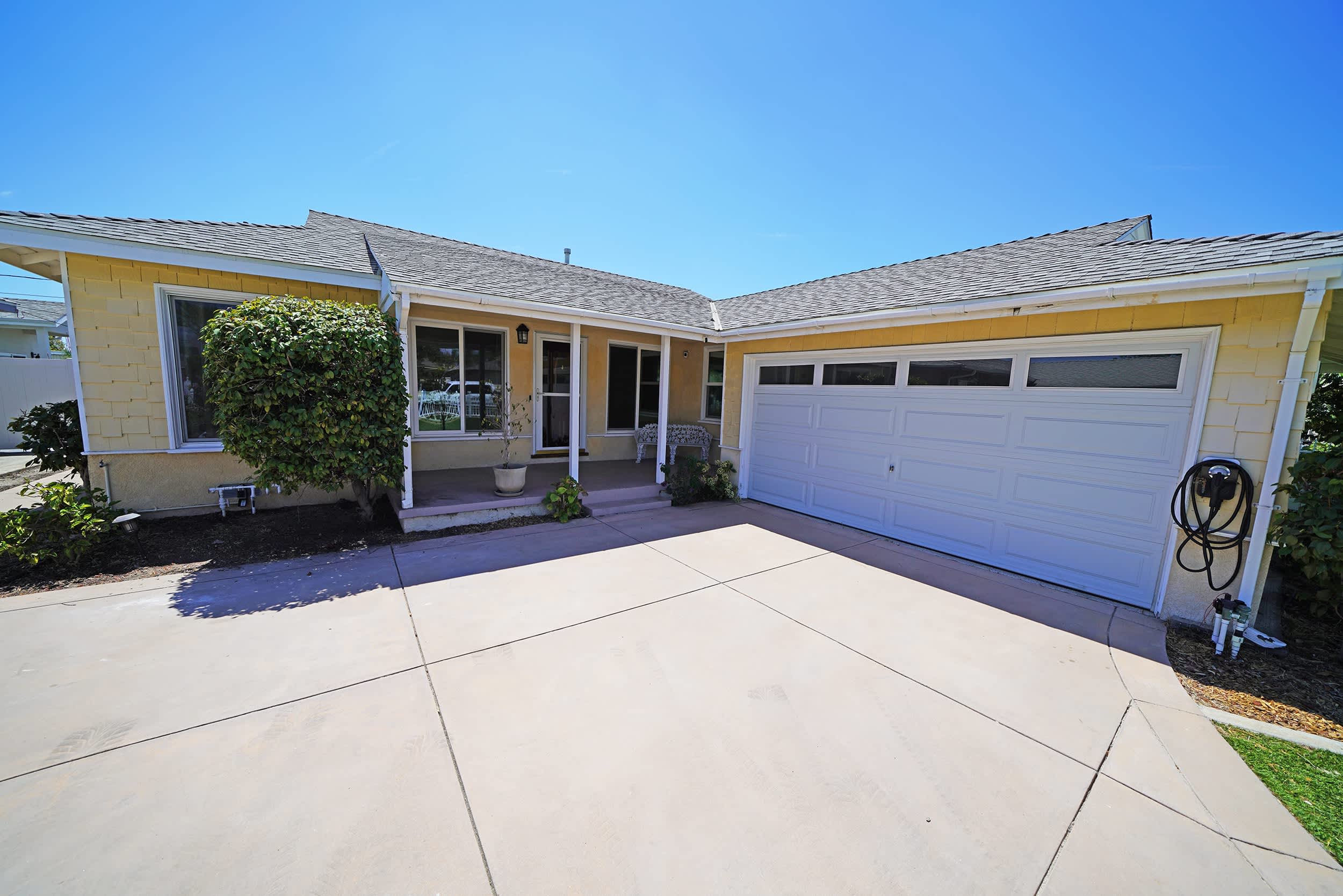 11252 Delano Street – photo 2