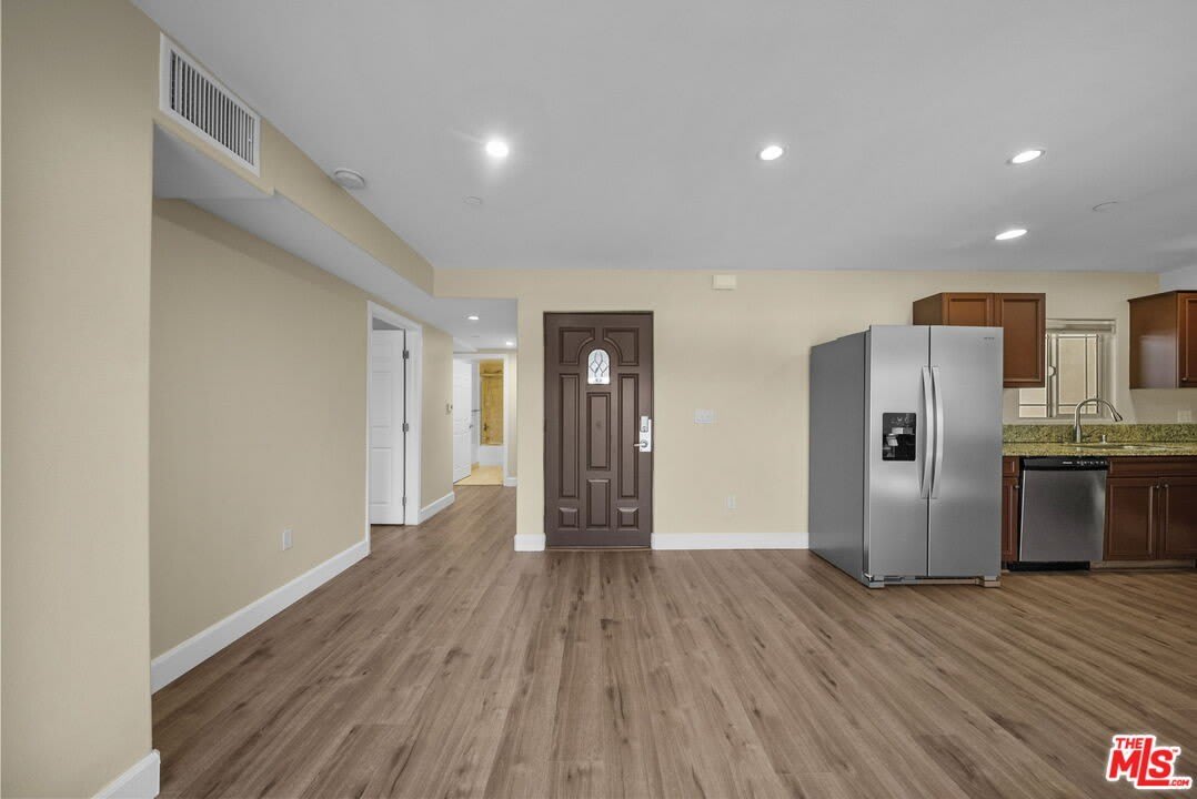 5315 Bellingham Ave – photo 4
