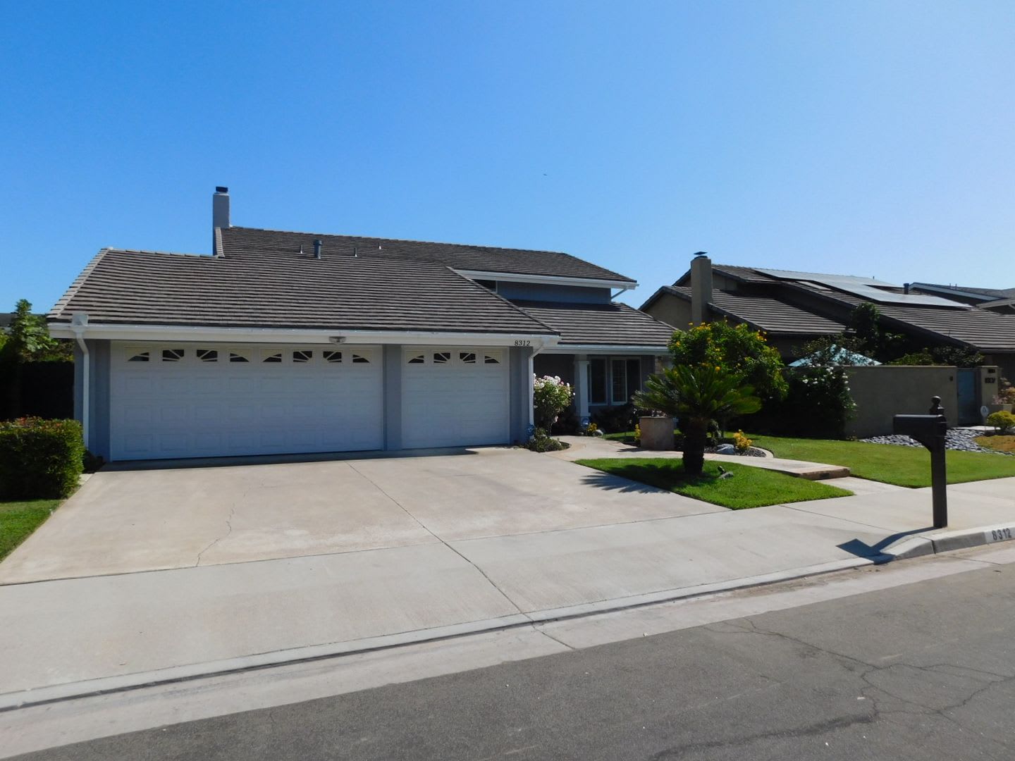 Beautiful 5-bedroom 3-Bathroom 2-Story House – photo 1