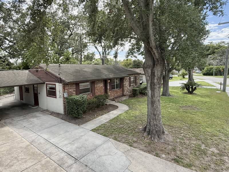 1502 West Country Club Drive – photo 1