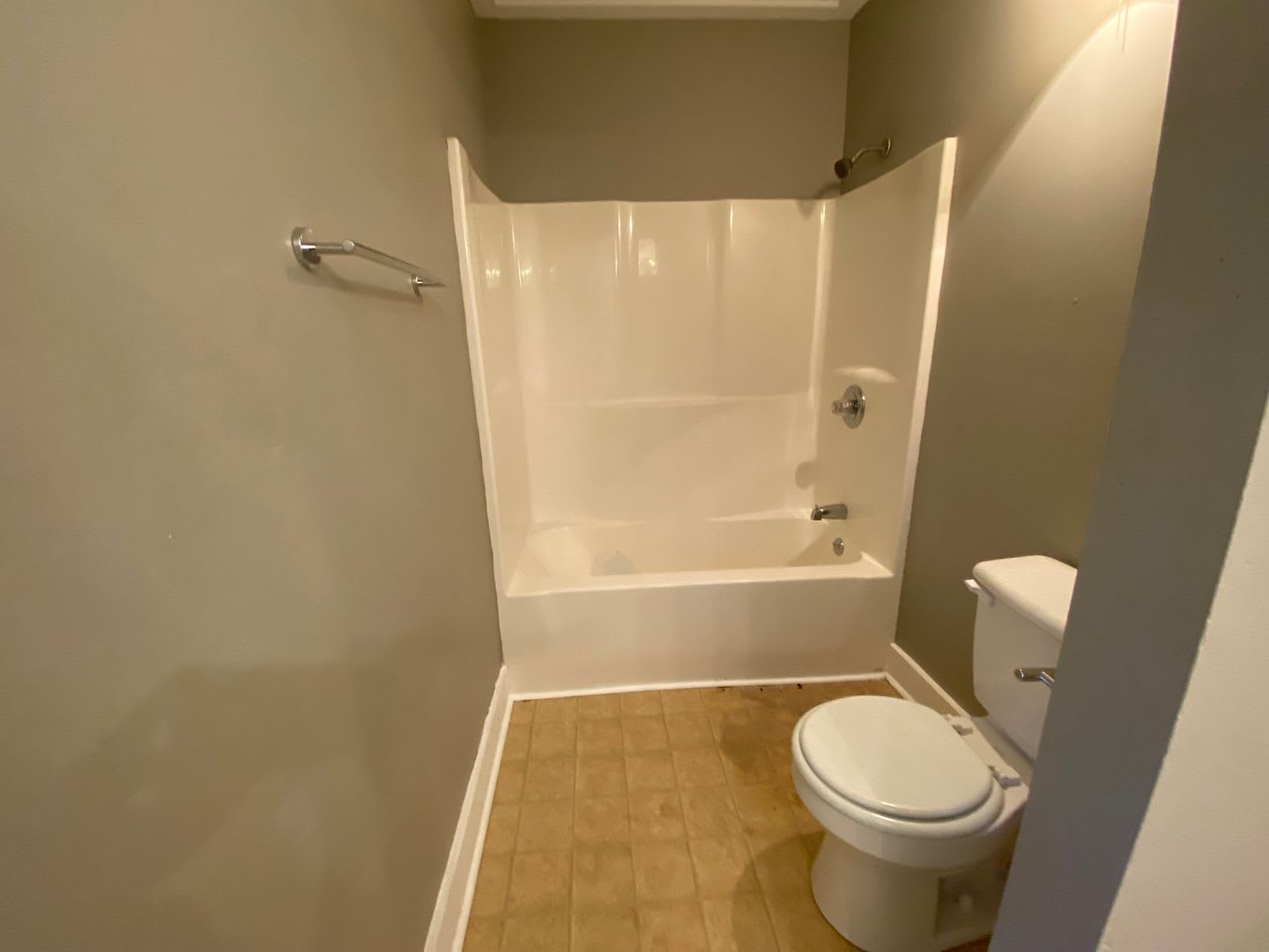 4 Bedroom, 1 Bathroom House – photo 2