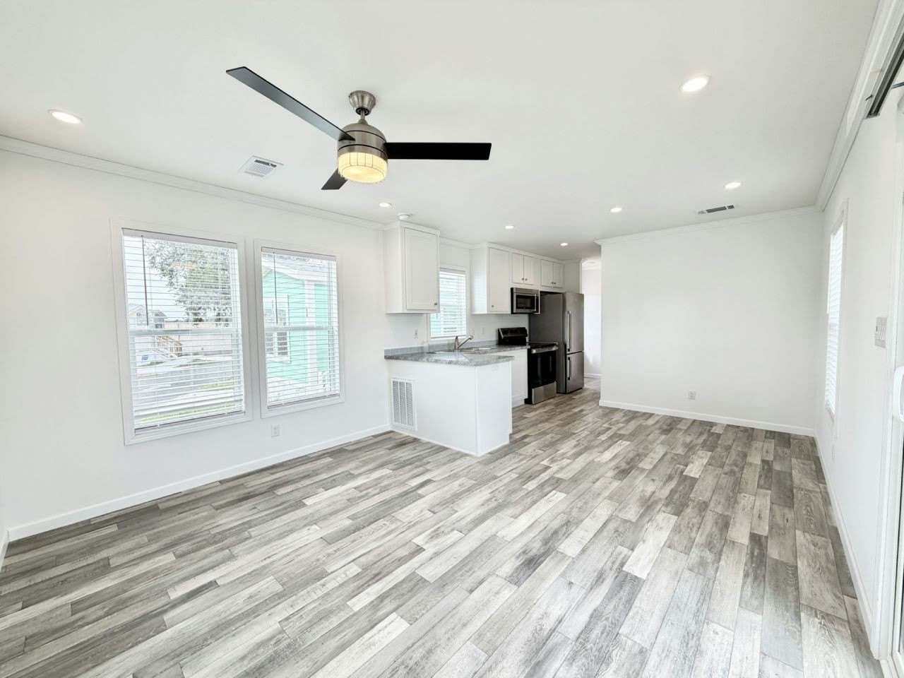 7250 E State Road 44 – photo 2