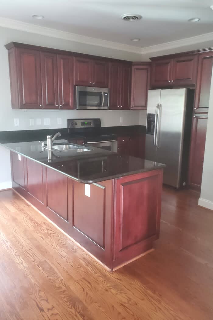 611 Lady Street – photo 3