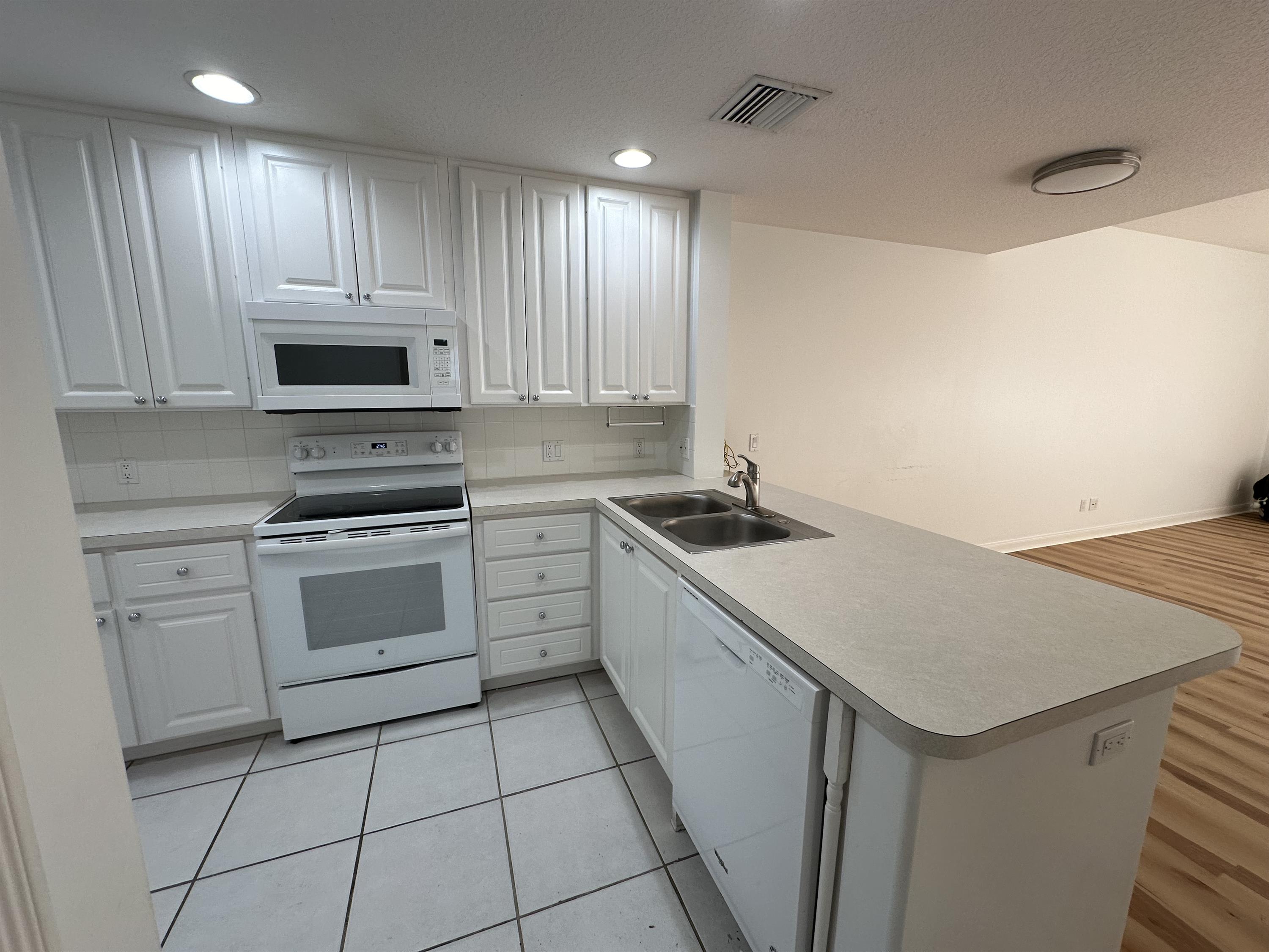 7776 Andora Drive – photo 4