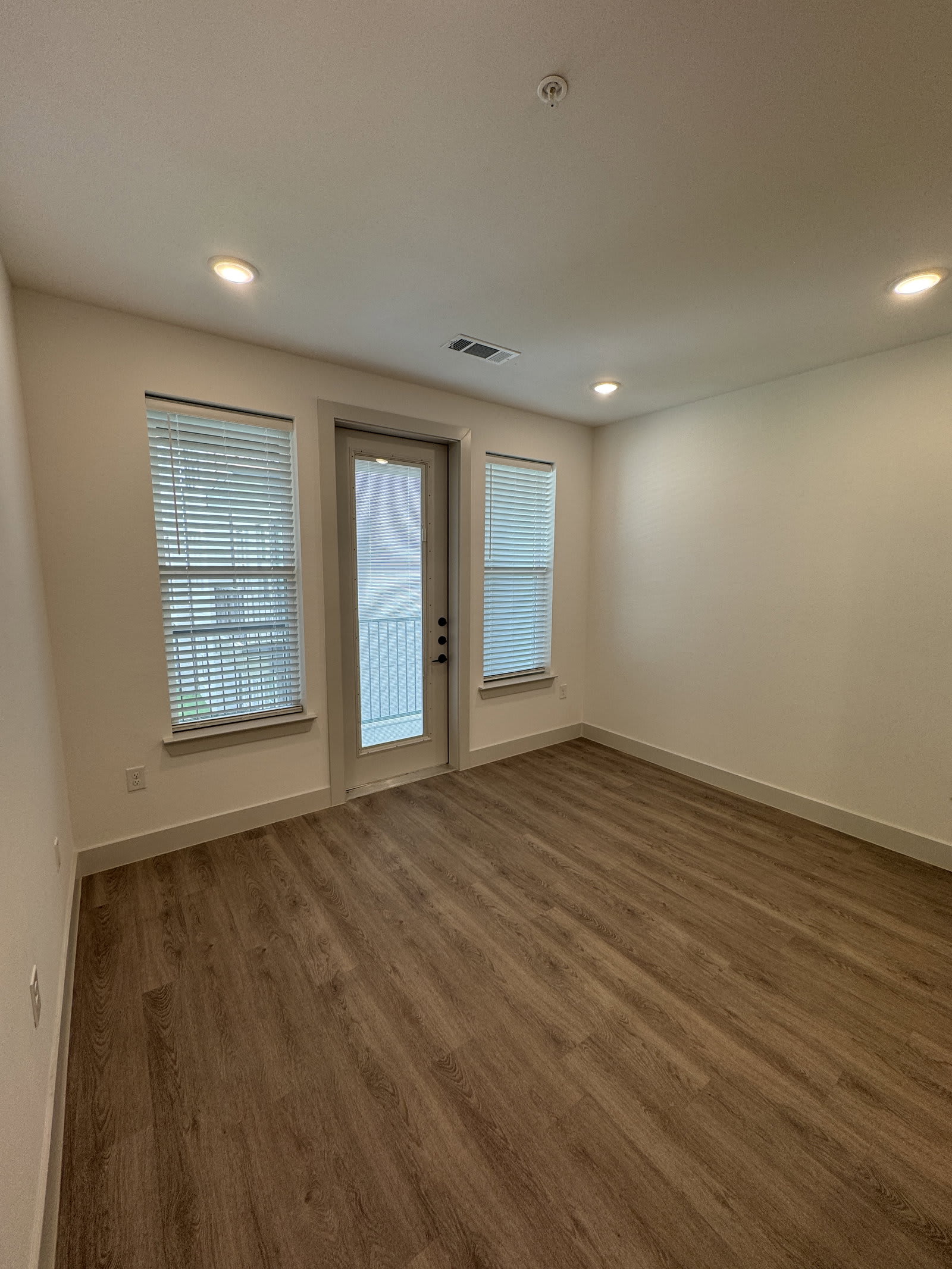 305 Laughlin Lane – photo 4