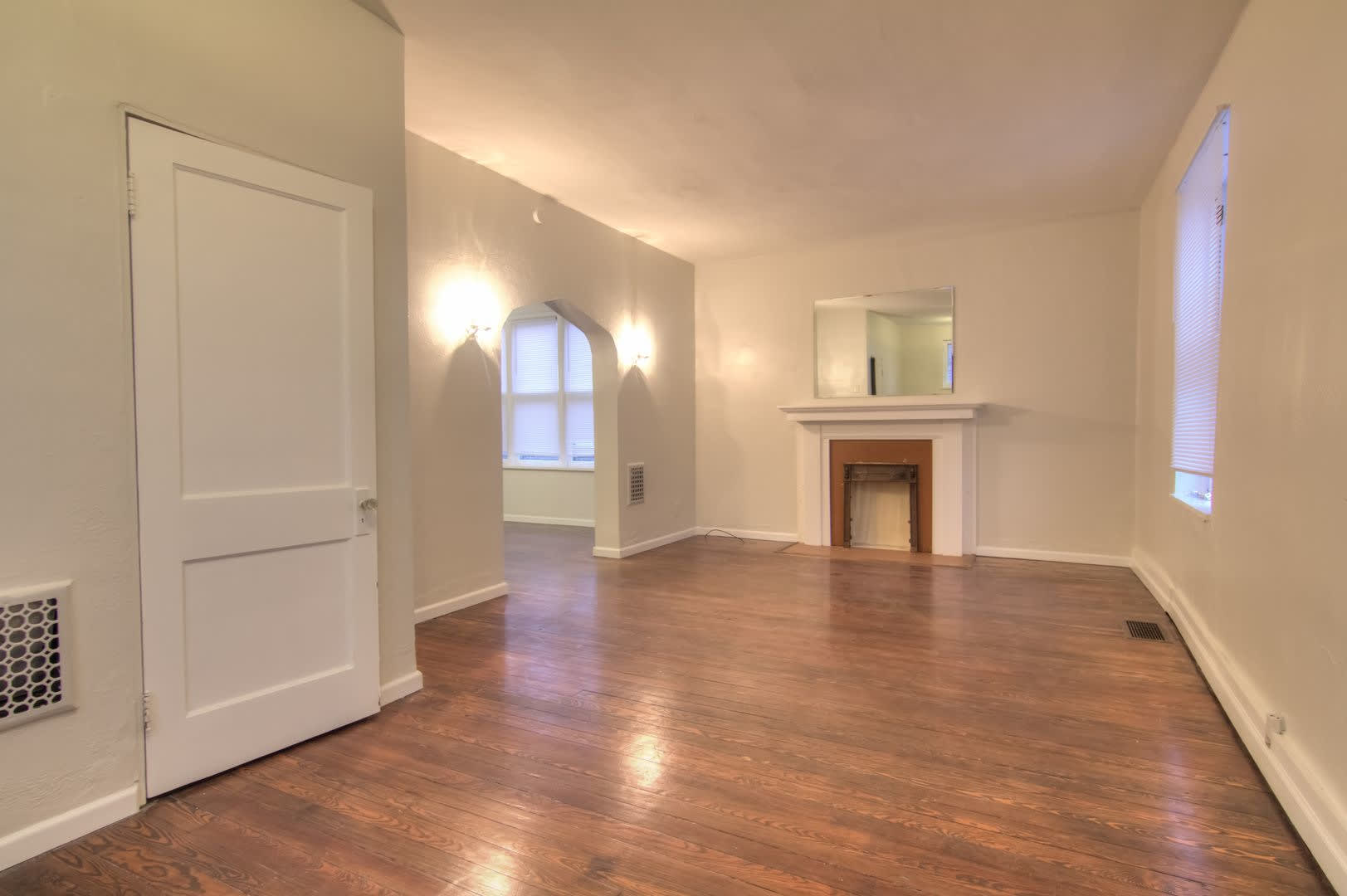 Great Updated 2 Bedroom 1 Bath Unit With Great Layout Only Available For Move In October 10Th – photo 3