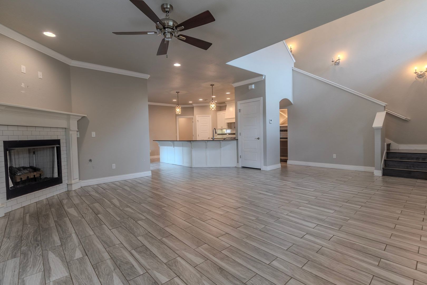 Upscale 4 Bed, 2.5 Bath Available in Fayetteville! – photo 2
