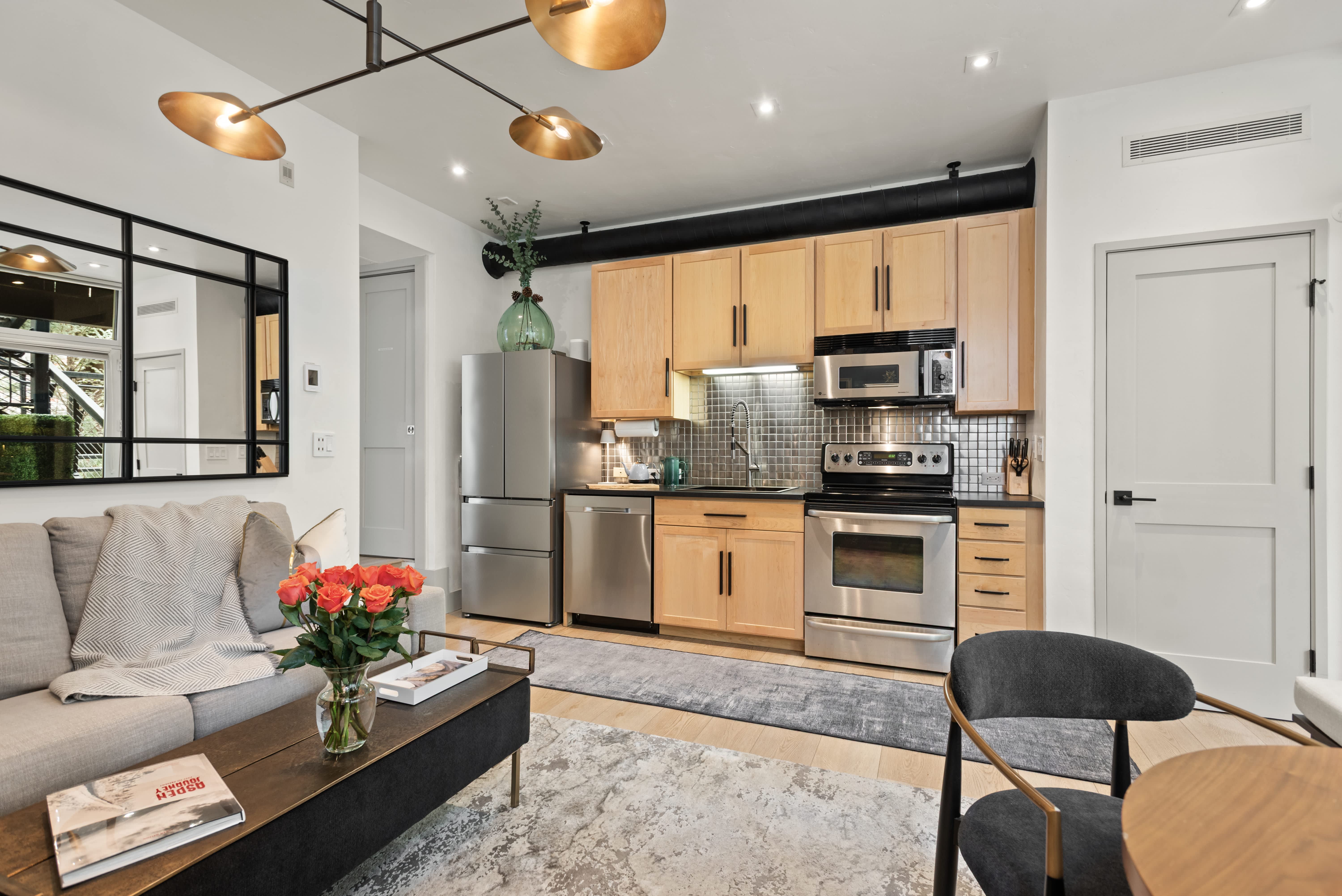 434 E Main St – photo 2
