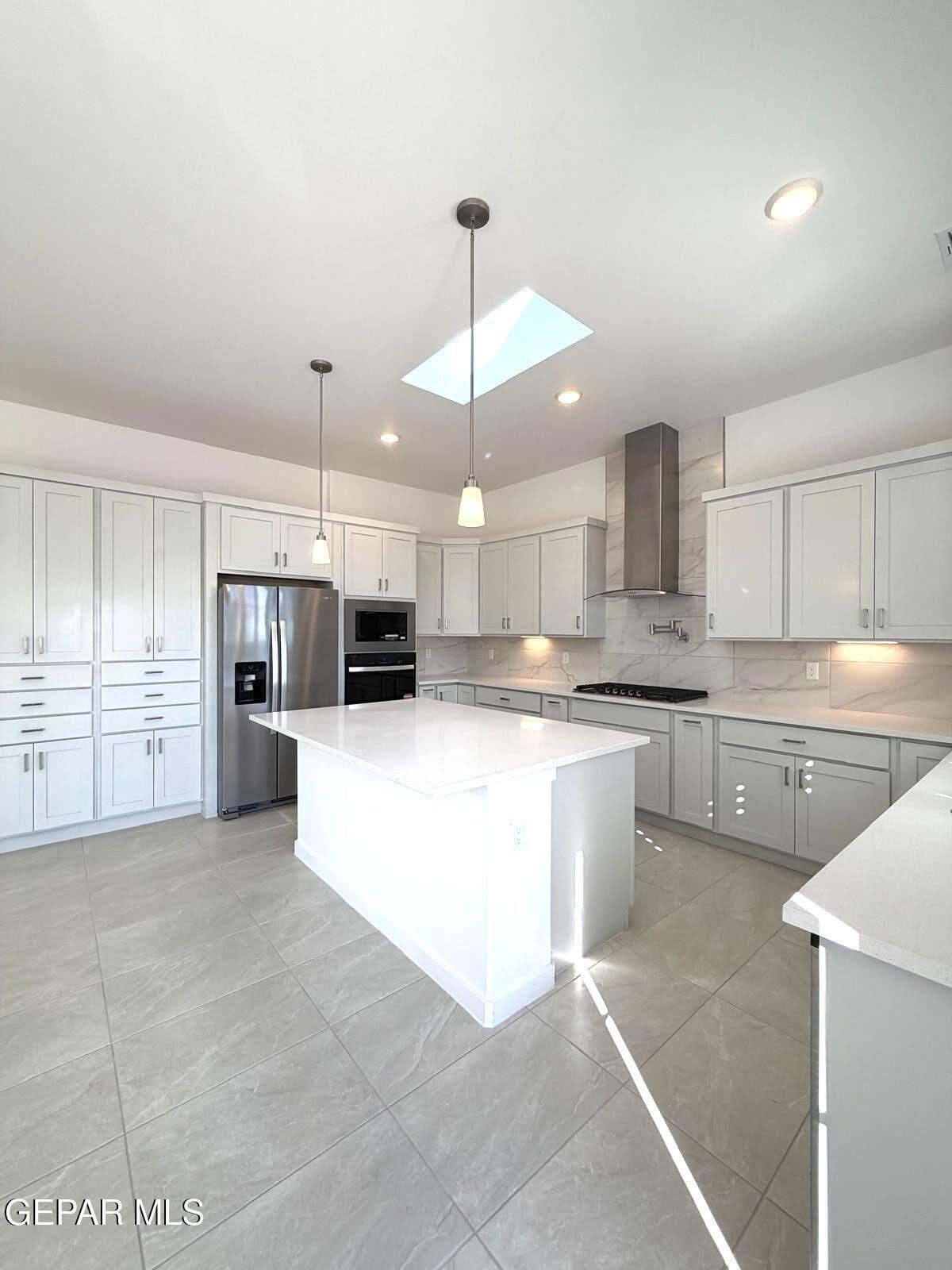 13912 Garforth Avenue – photo 3