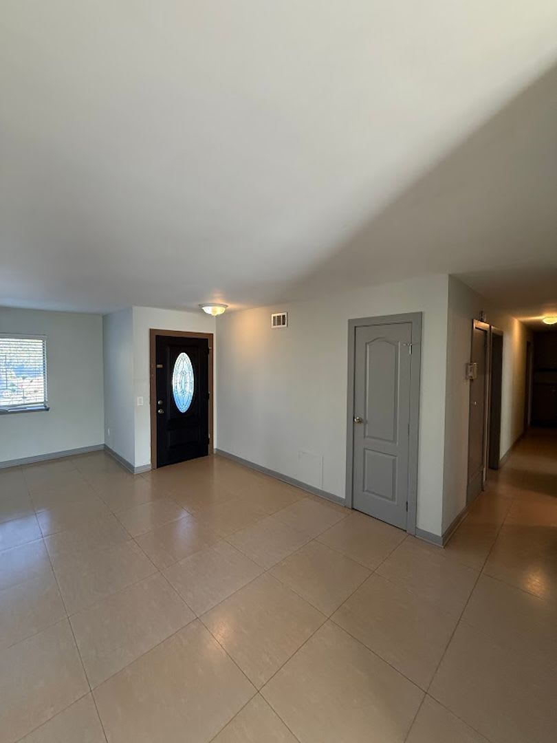3 Bedroom 2 Bathroom Granada Hills Home (Main House) Great Location! – photo 4