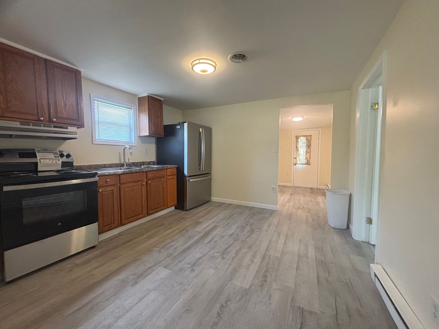 3 Bed 1 Bath Single Family Available Now – photo 3